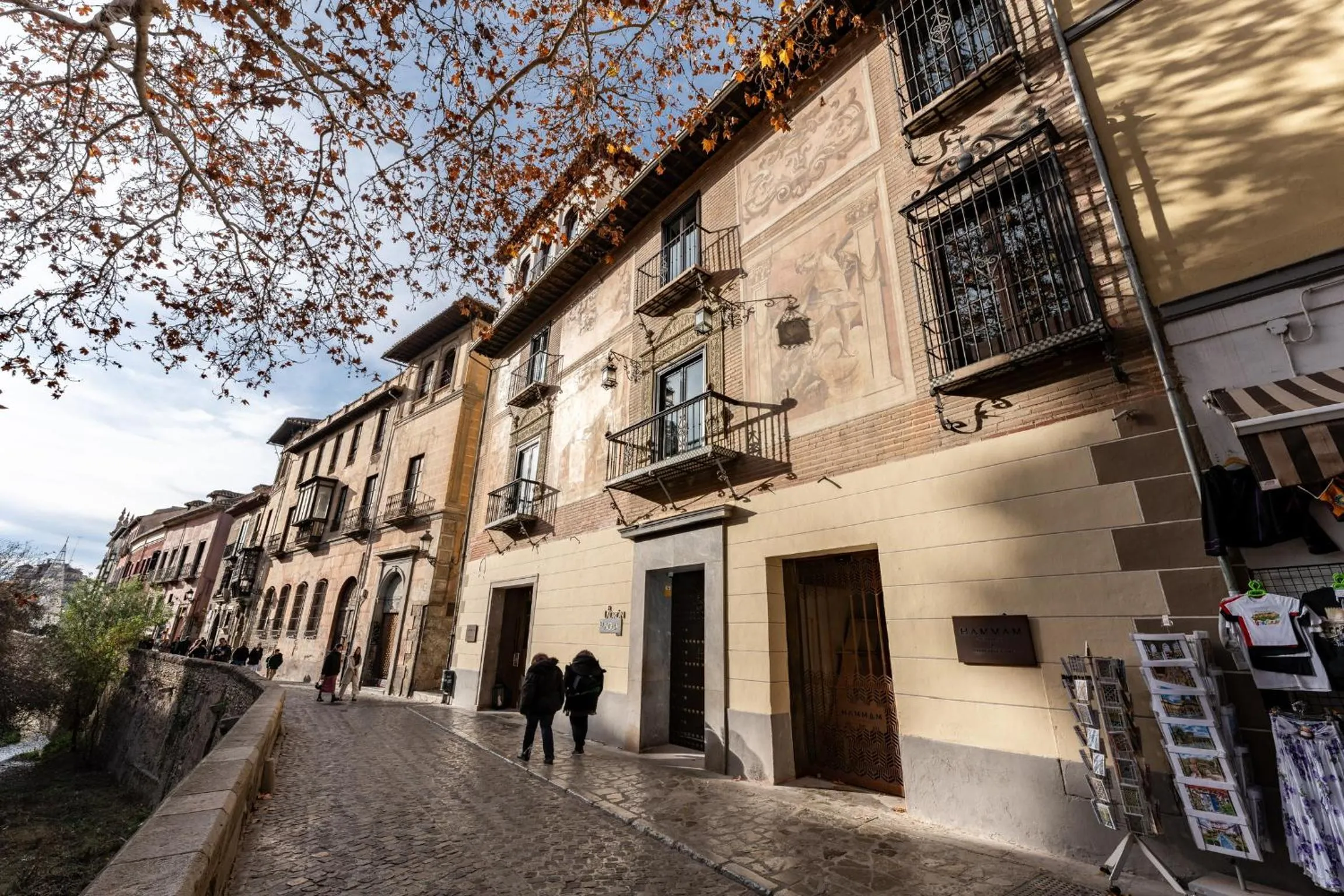 Facade/entrance in El Ladrón De Agua Palacete