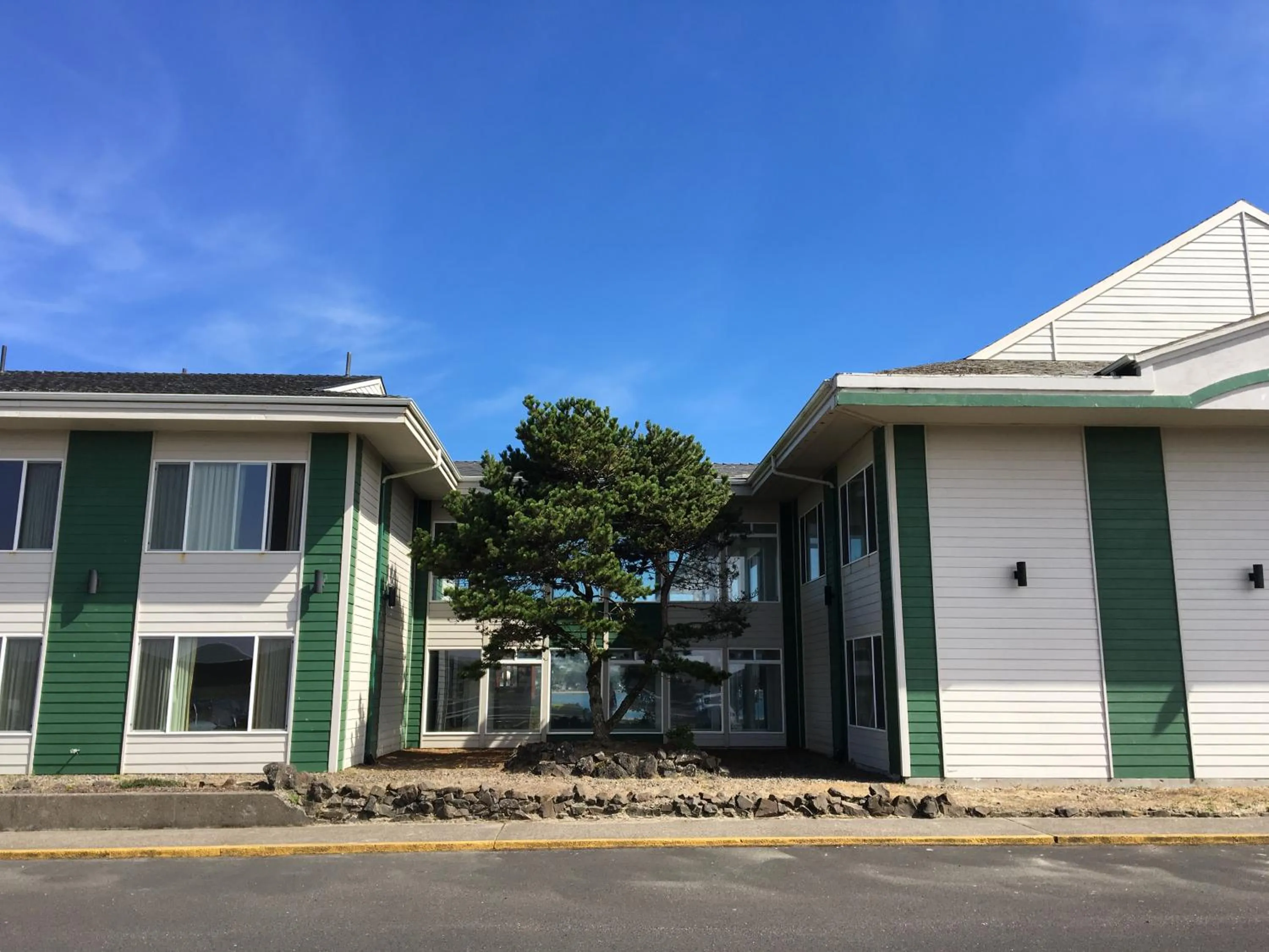 Day in Alsi Resort Hotel