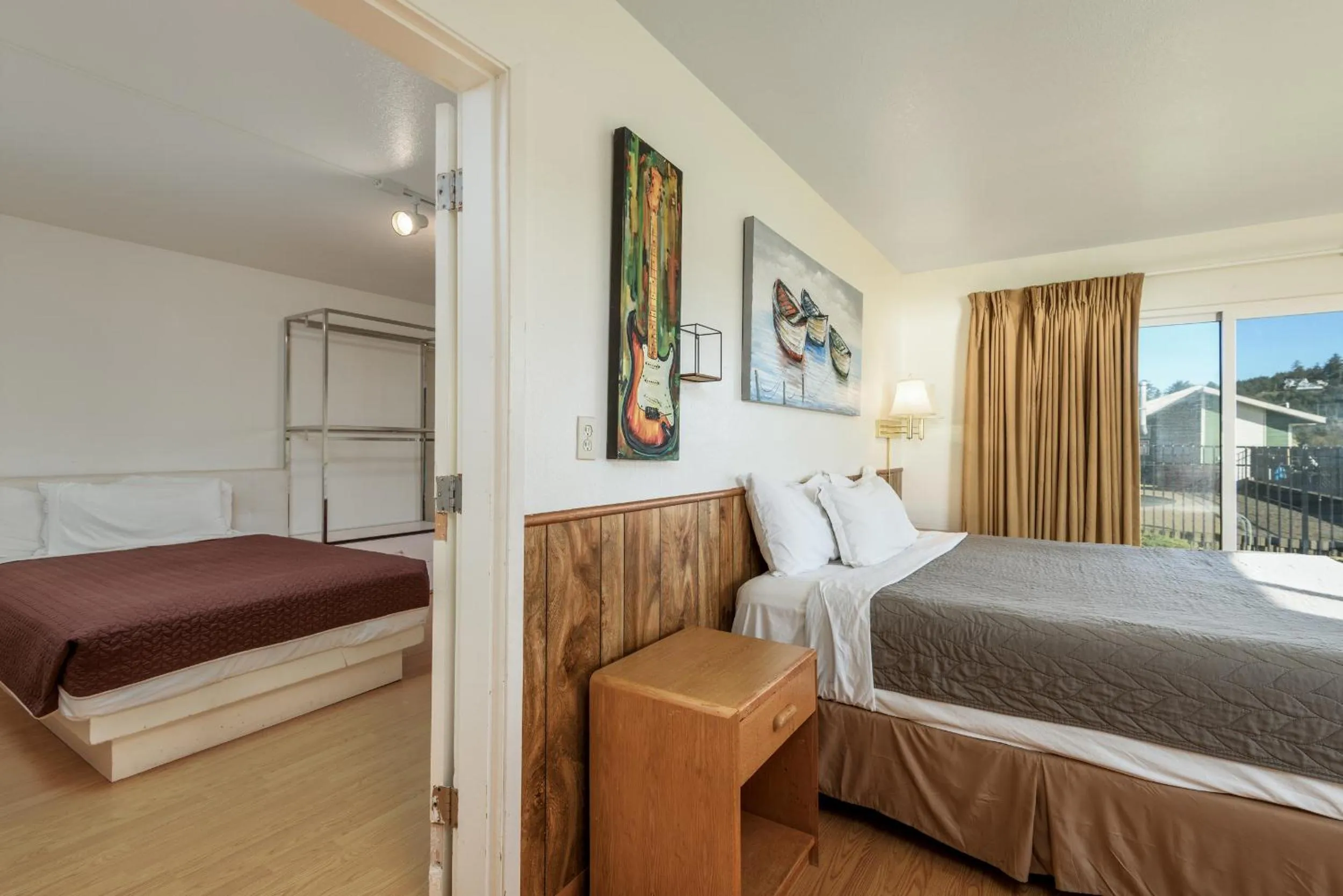 Bed in Alsi Resort Hotel