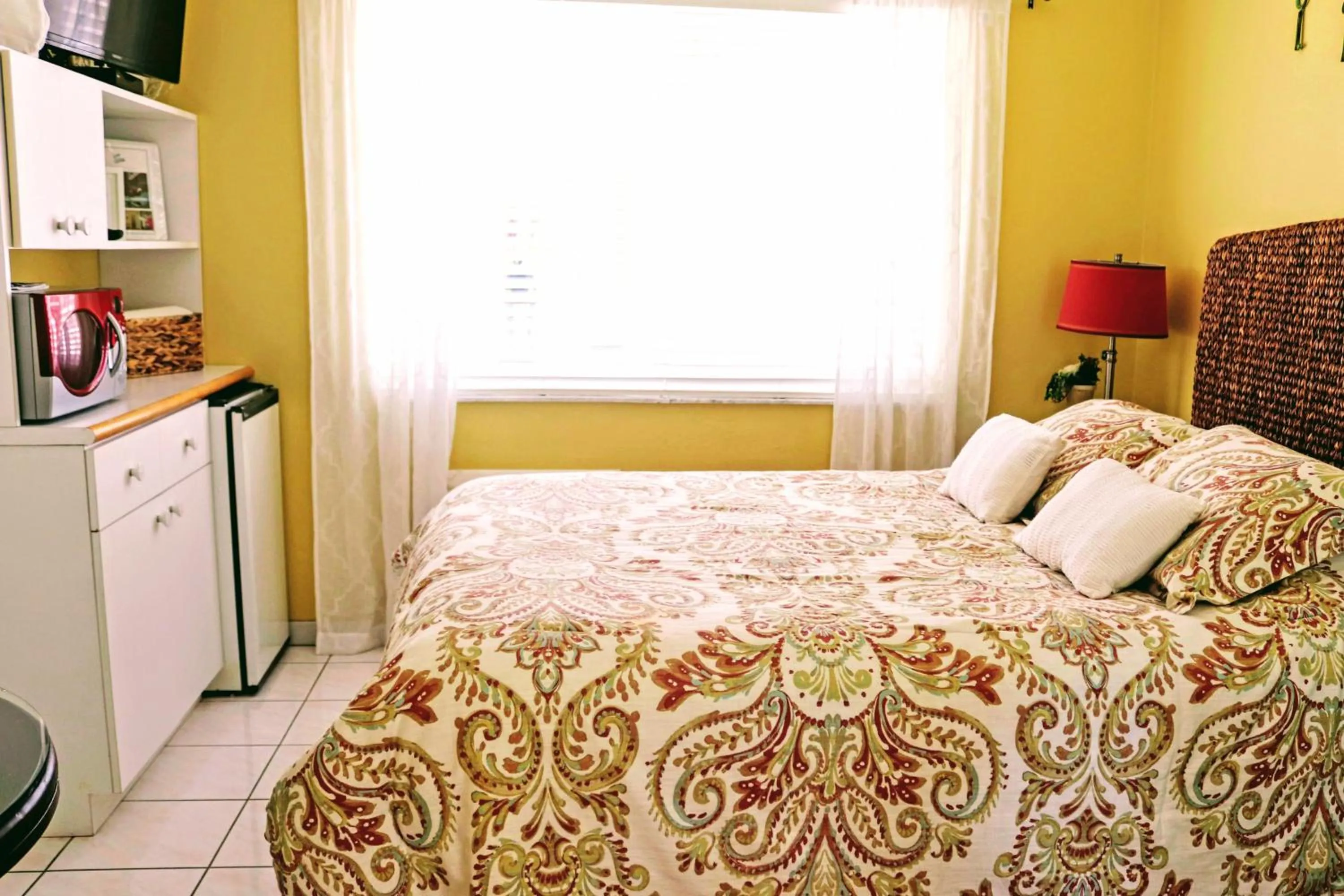 Kitchen or kitchenette, Bed in Villa Venezia