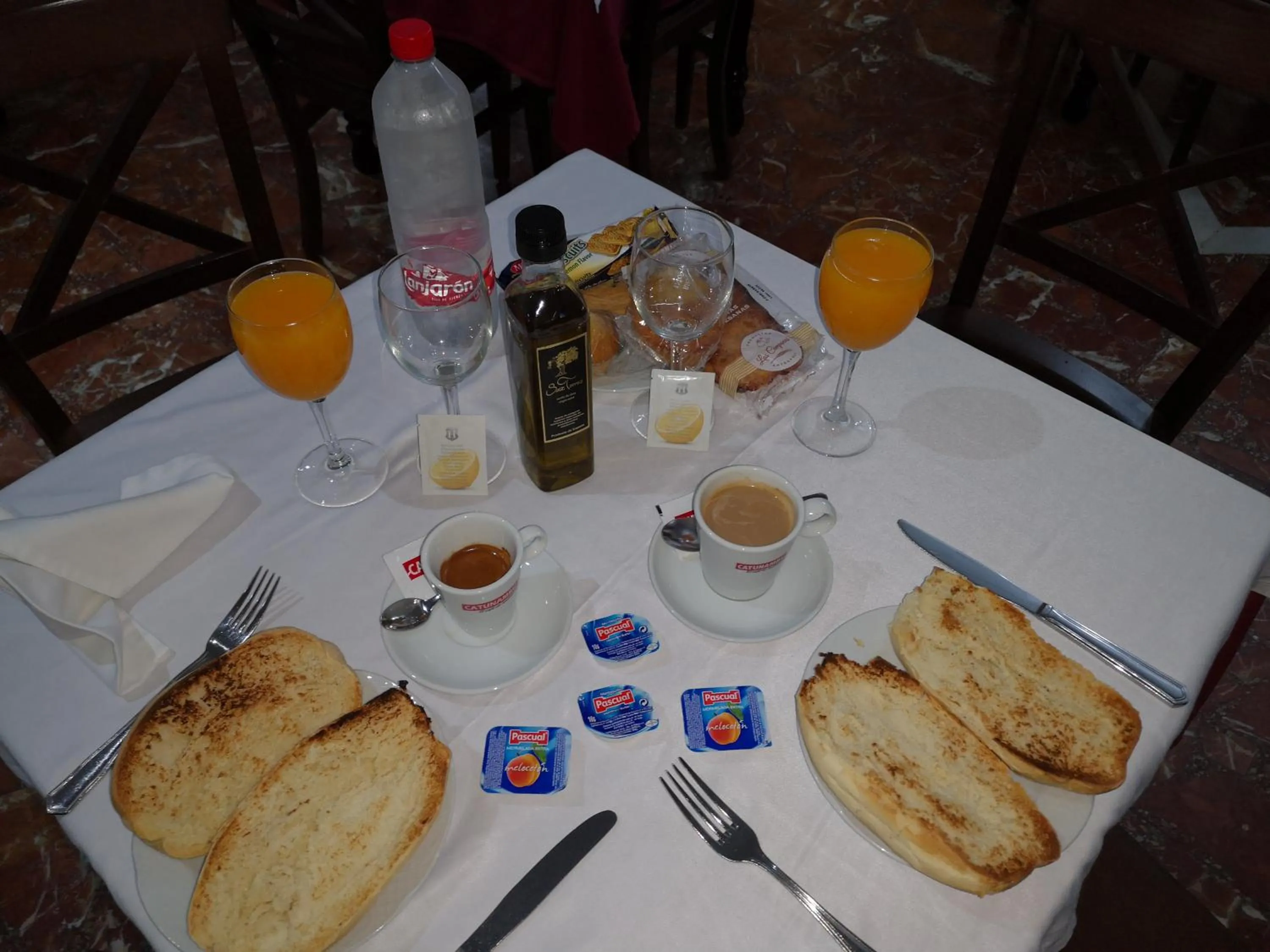 Continental breakfast in Hotel Santa Ana