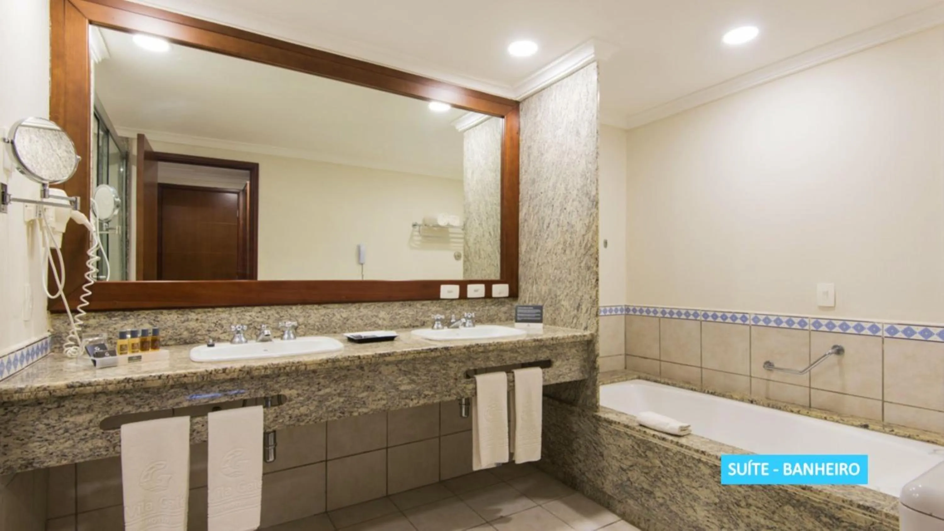 Shower in Vila Galé Cabo - All Inclusive