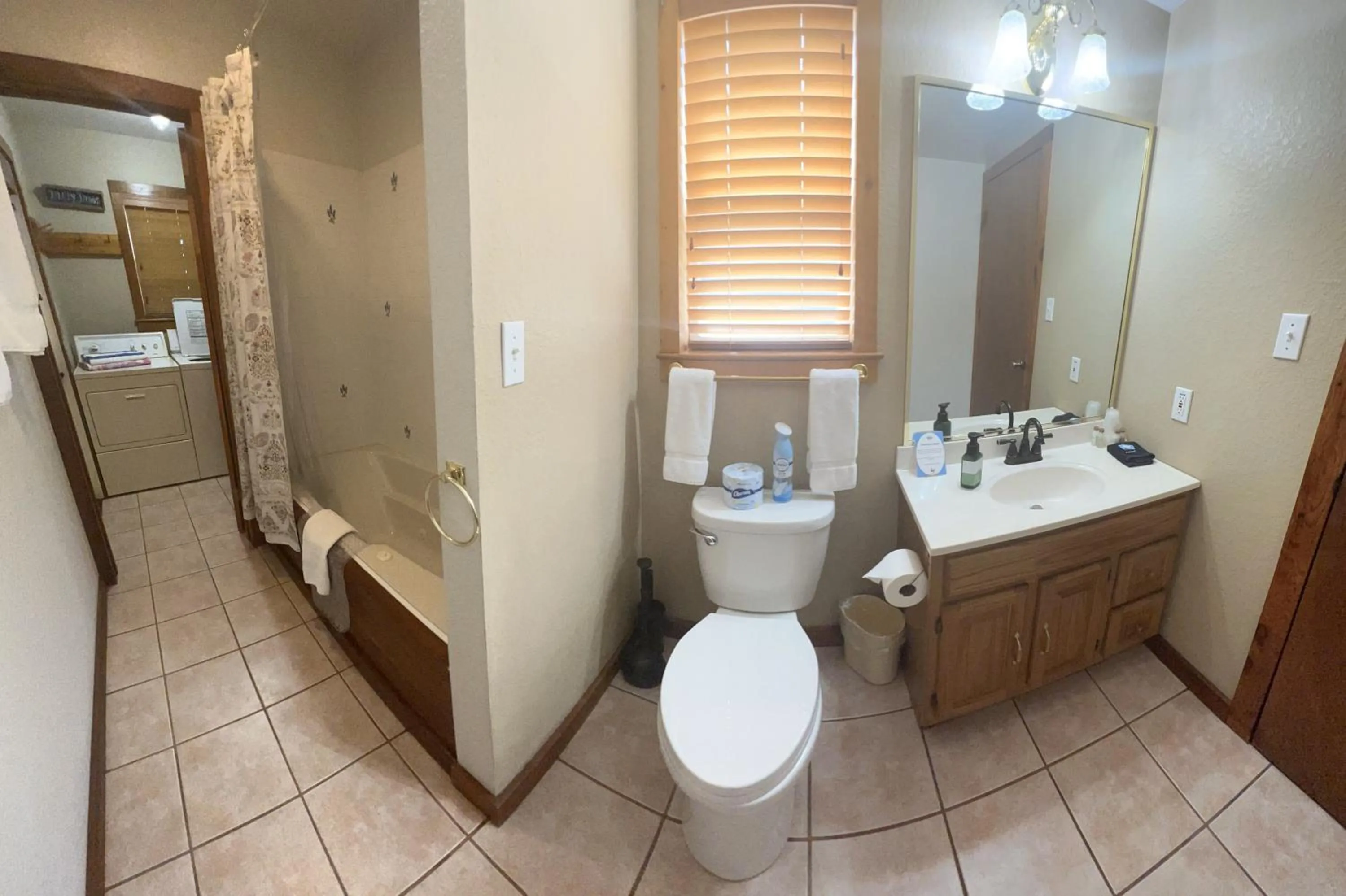 Shower in Gruene Cottages