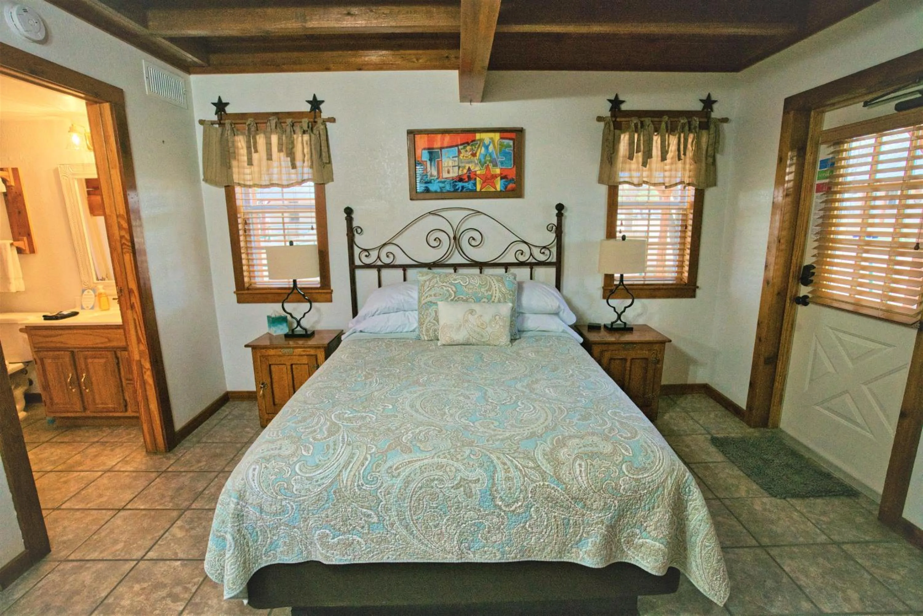 Bed in Gruene Cottages