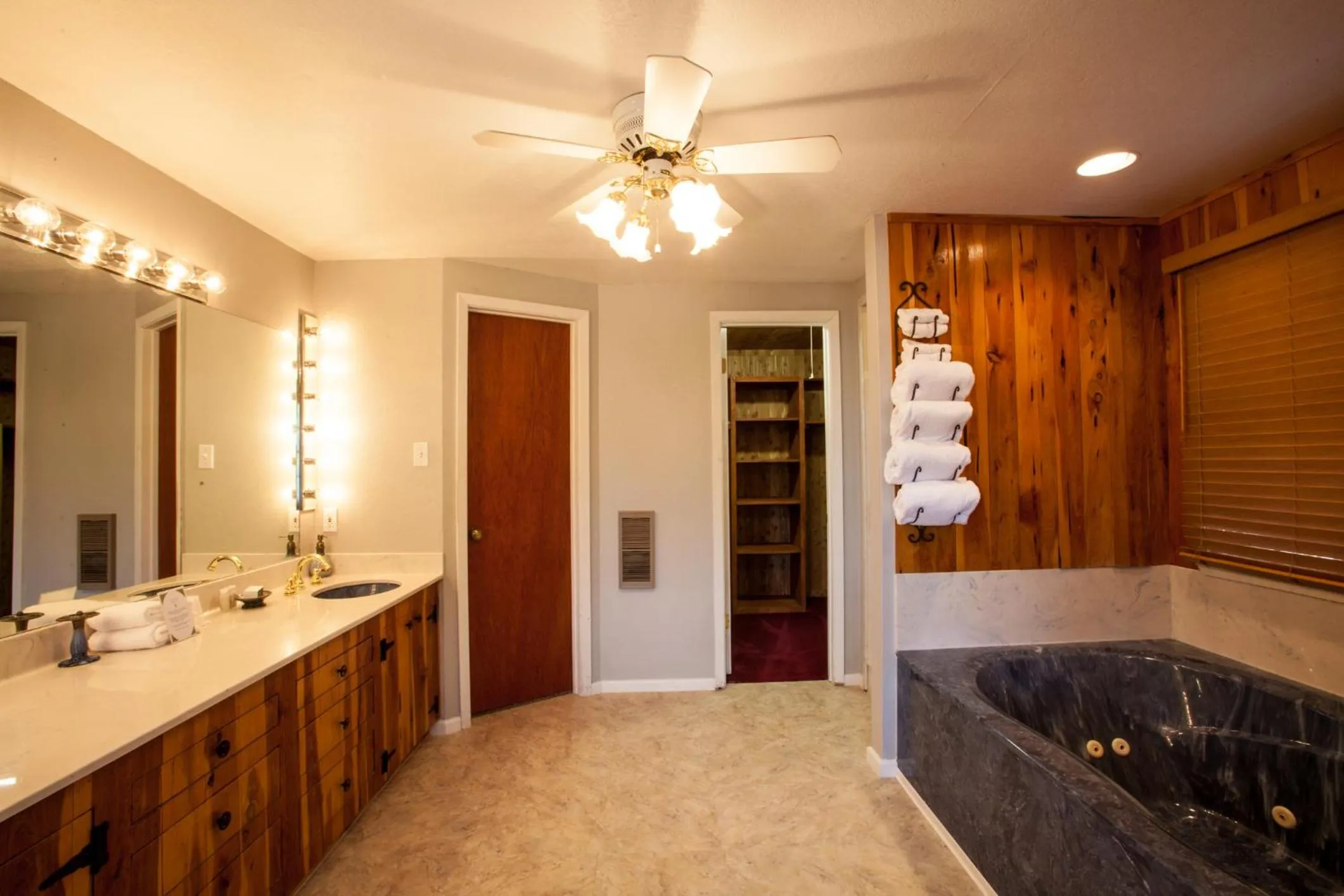 Shower in Gruene Cottages