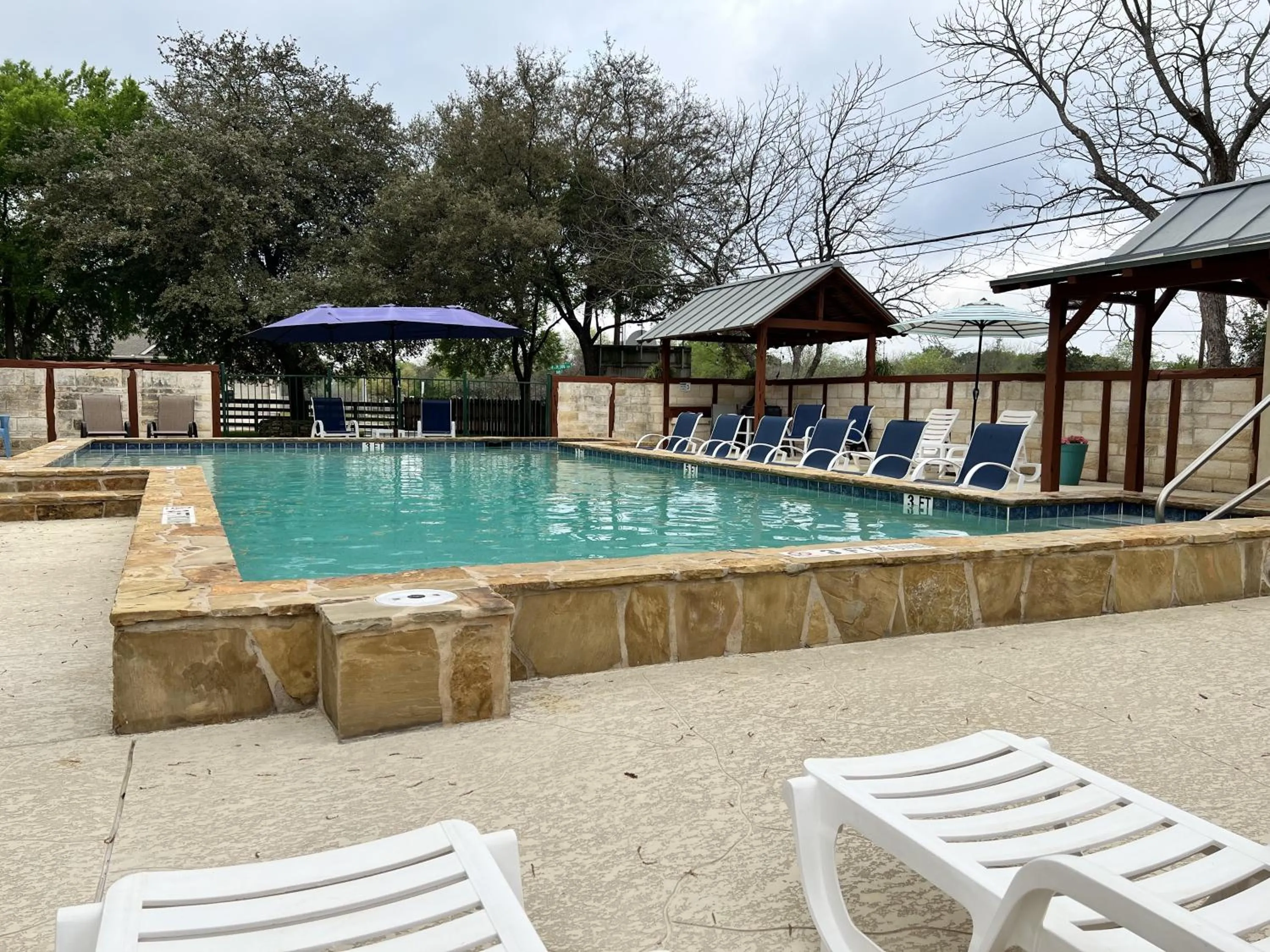Swimming pool in Gruene Cottages