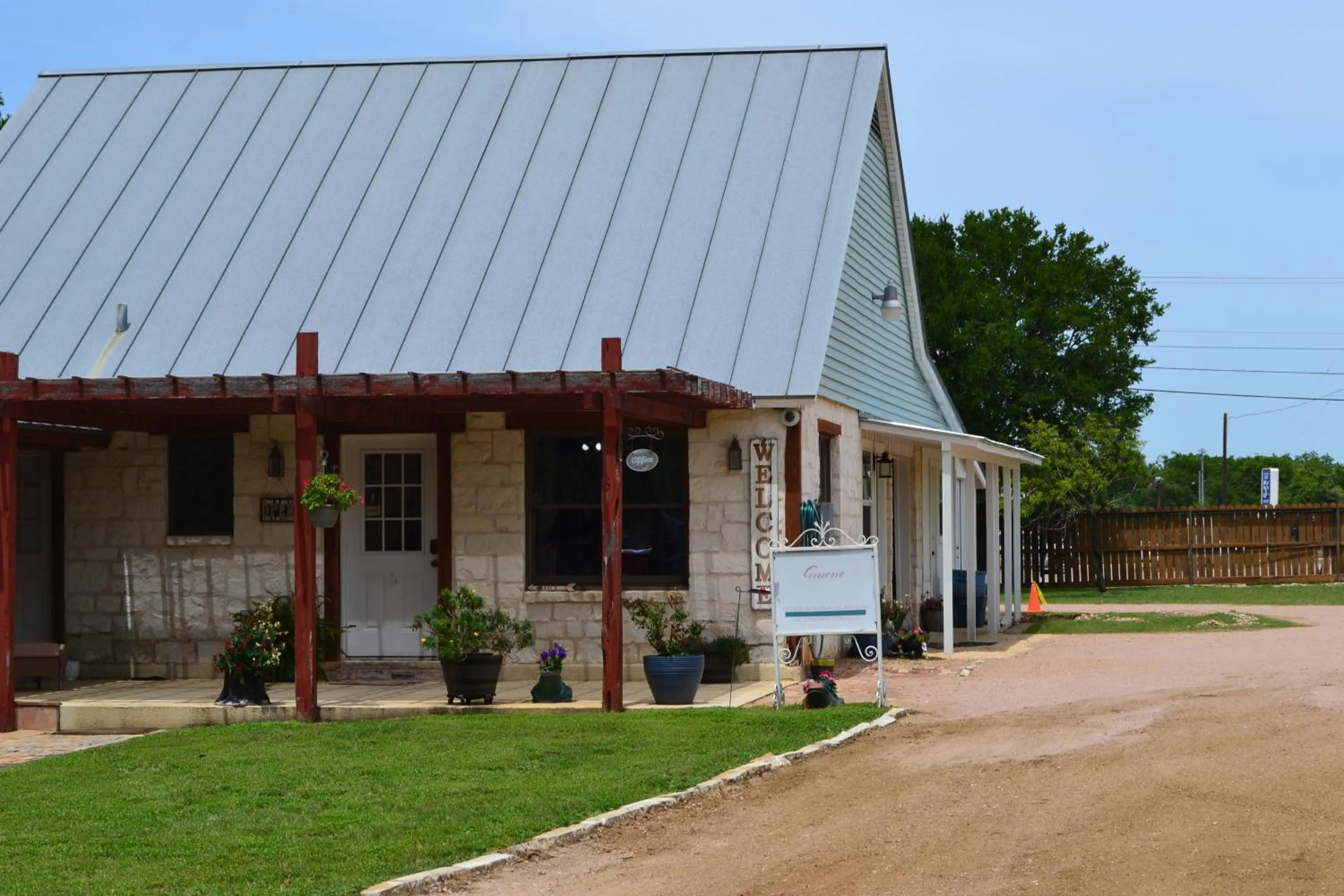 Property building in Gruene Cottages