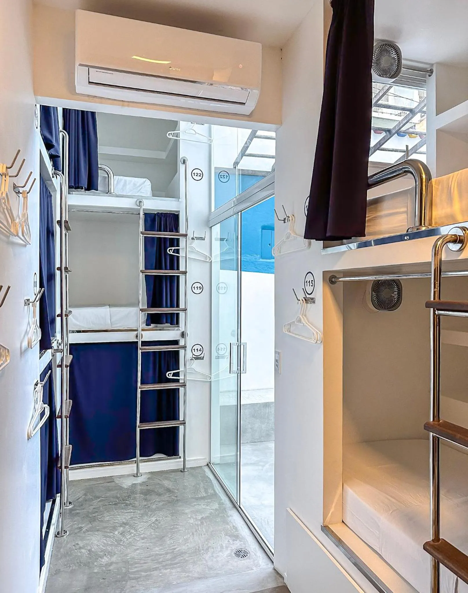 Photo of the whole room in Aquarela do Leme