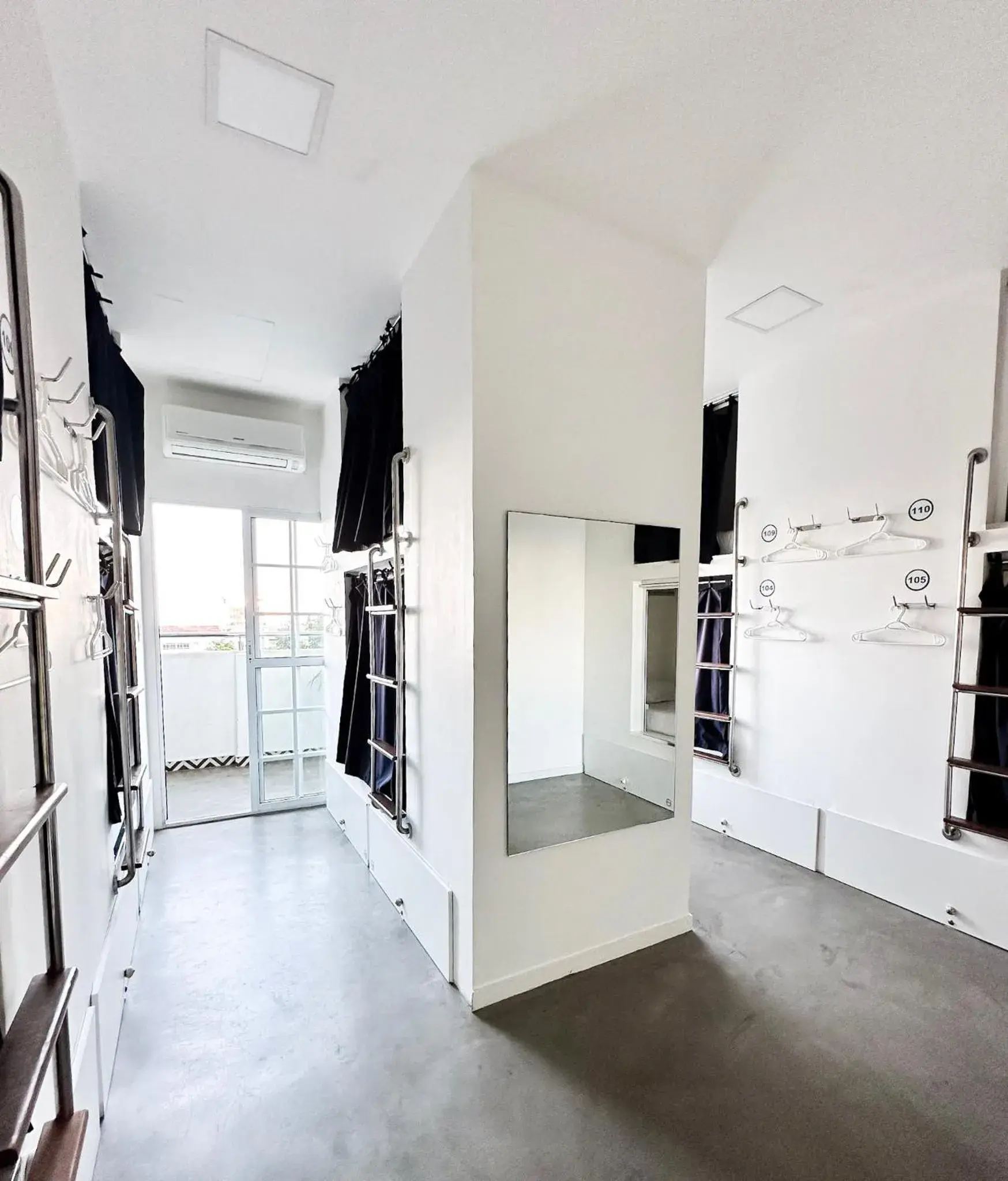 Bed in 10-Bed Female Dormitory Room in Aquarela do Leme Bed in 10-Bed Female Dormitory Room in Aquarela do Leme