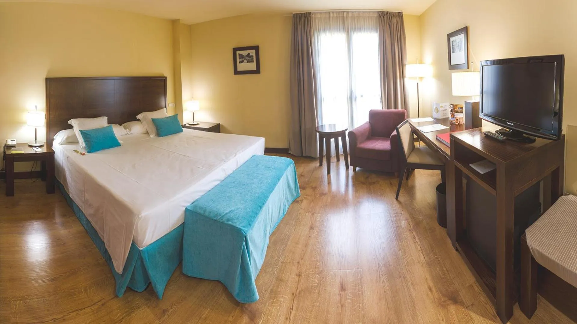 Photo of the whole room, Bed in Gran Hotel Ciudad de Barbastro