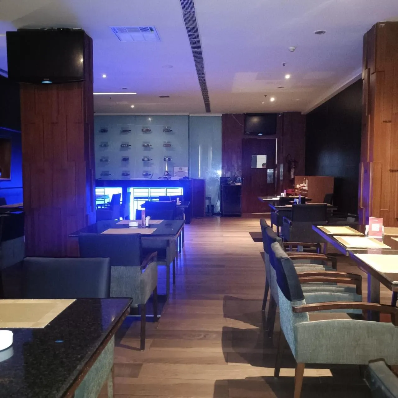 Restaurant/places to eat in Royal Park Kakinada