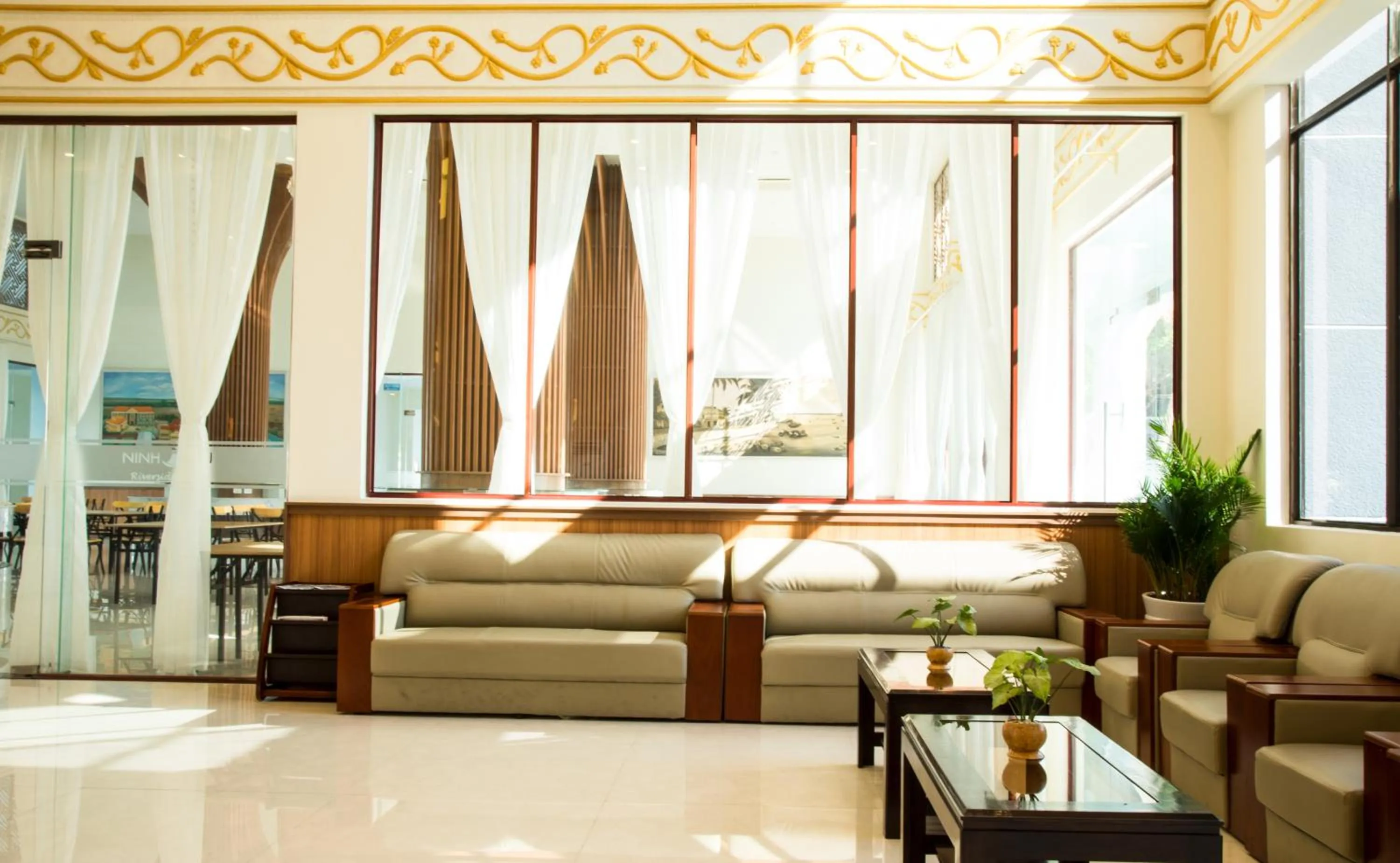 Ninh Kieu Riverside Hotel