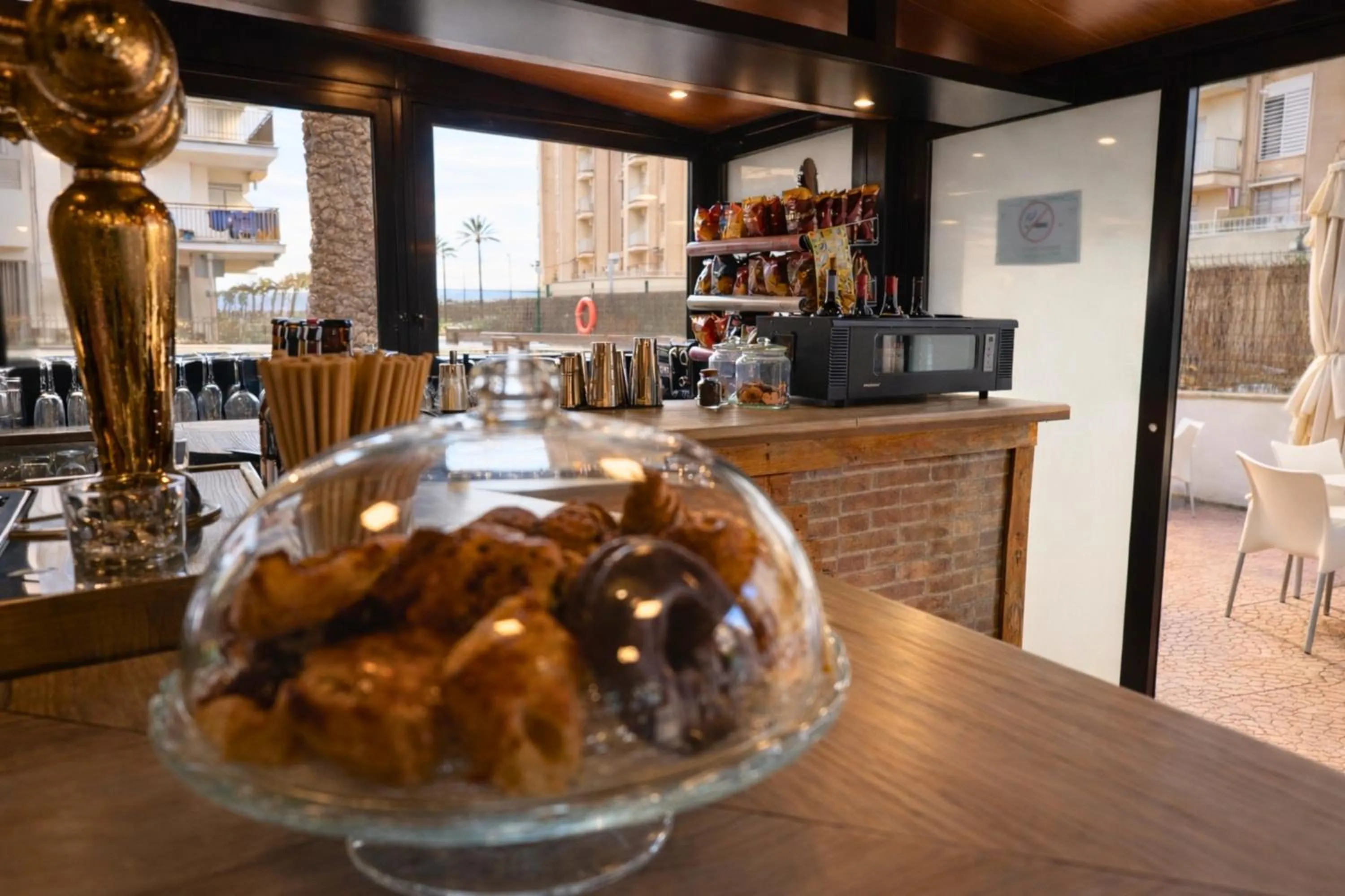 Lounge or bar in Adia Hotel Cunit Playa