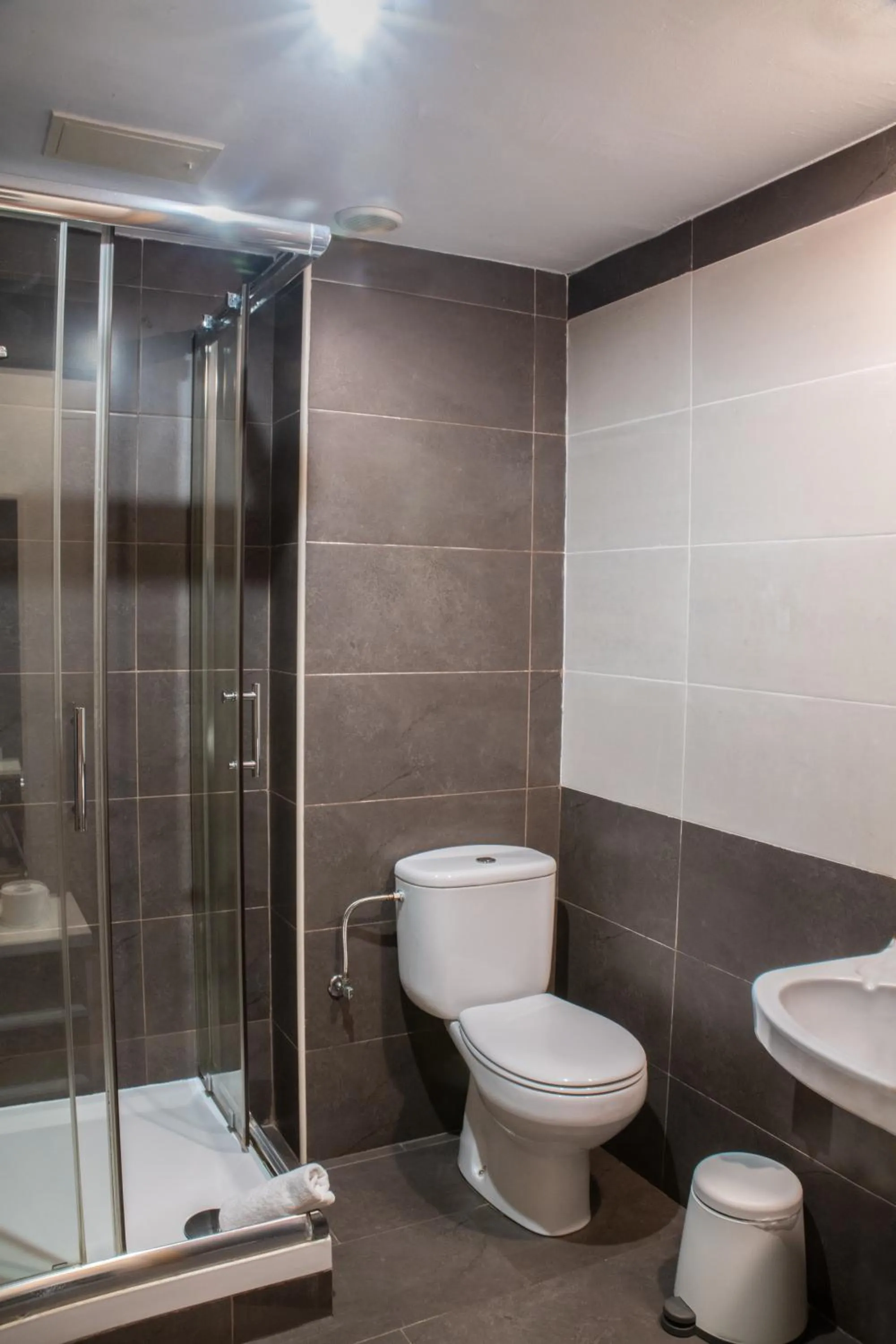 Bathroom in Adia Hotel Cunit Playa