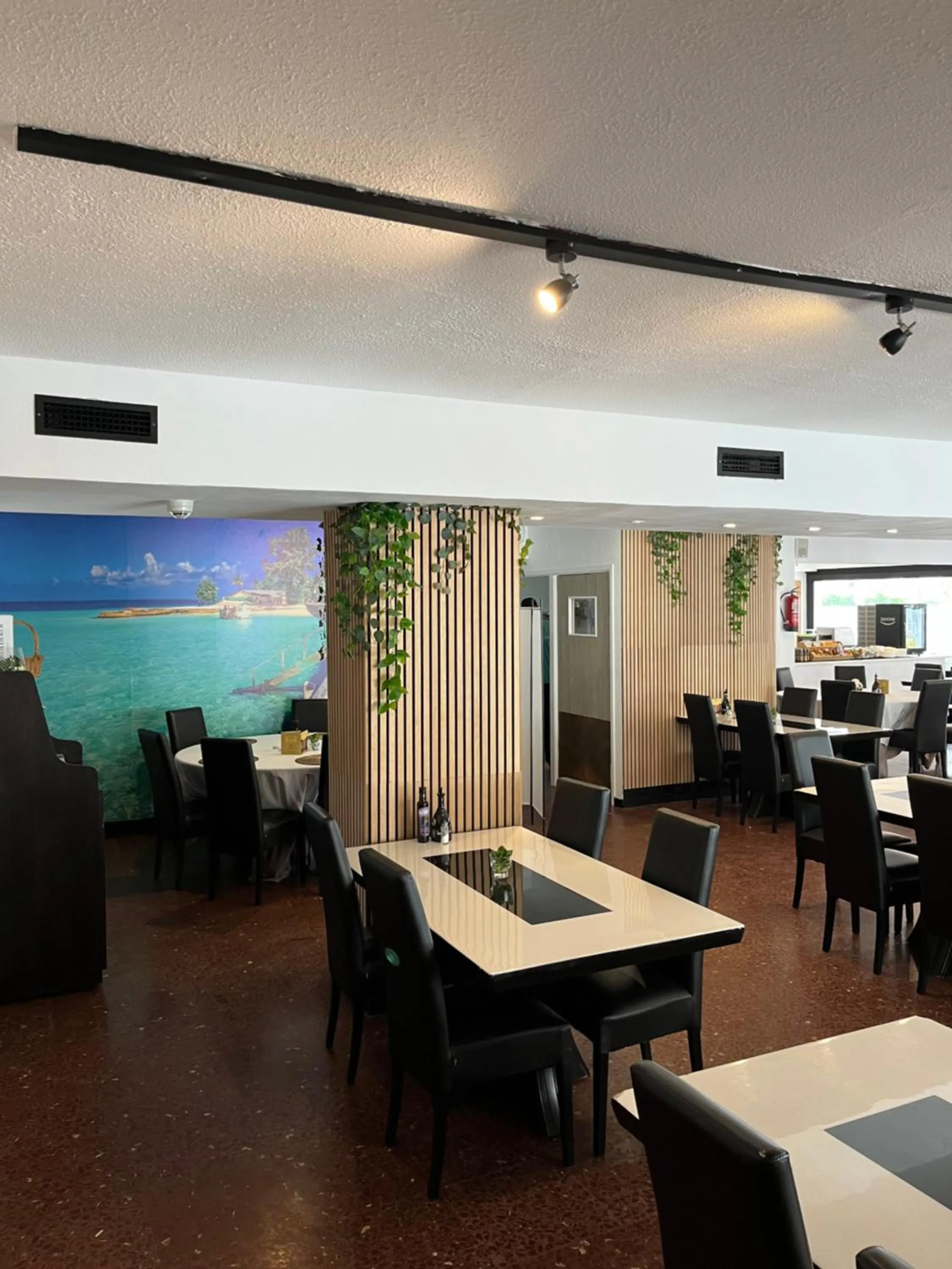 Restaurant/places to eat in Adia Hotel Cunit Playa