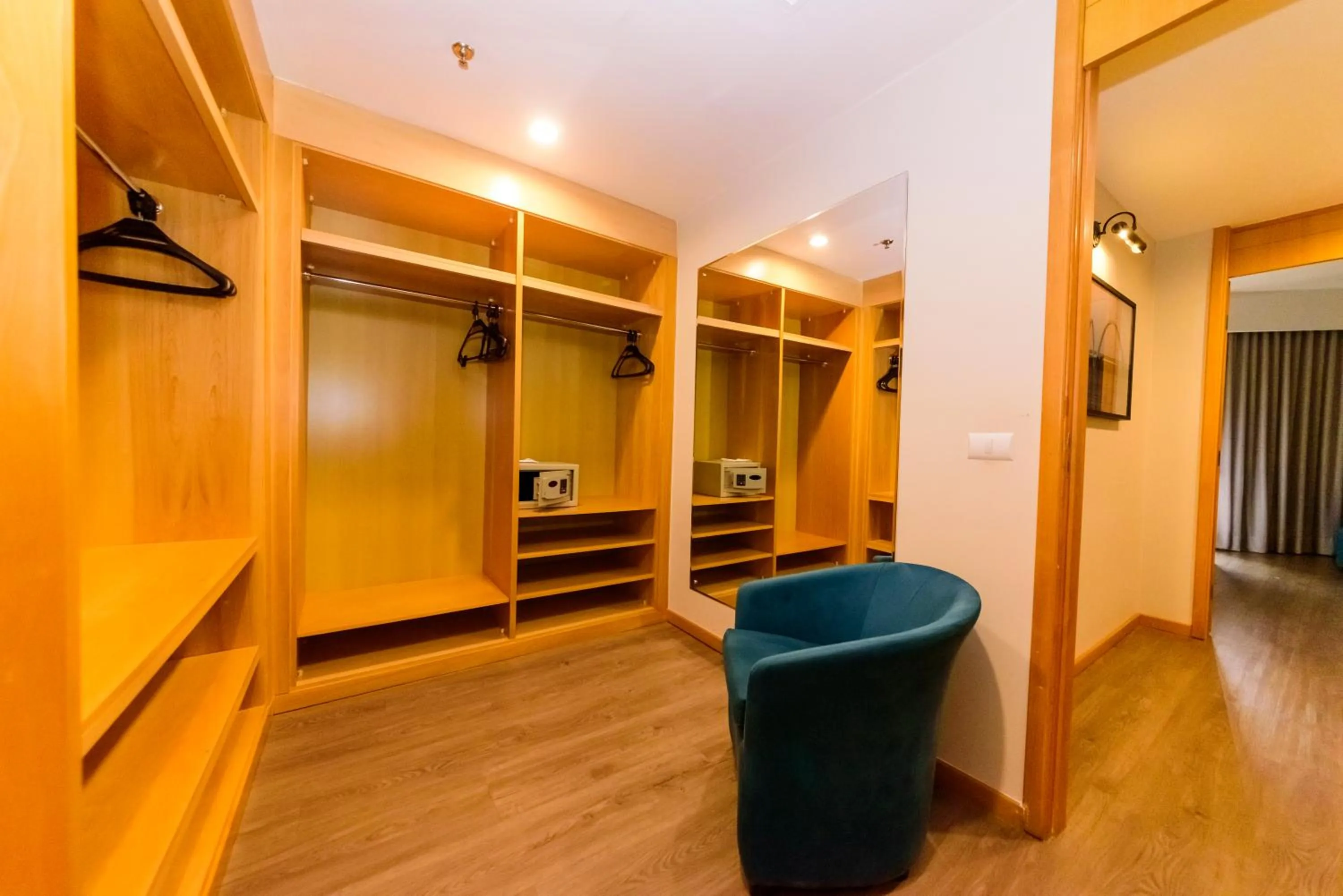 locker, Bed in Golden Tulip Brasília Alvorada