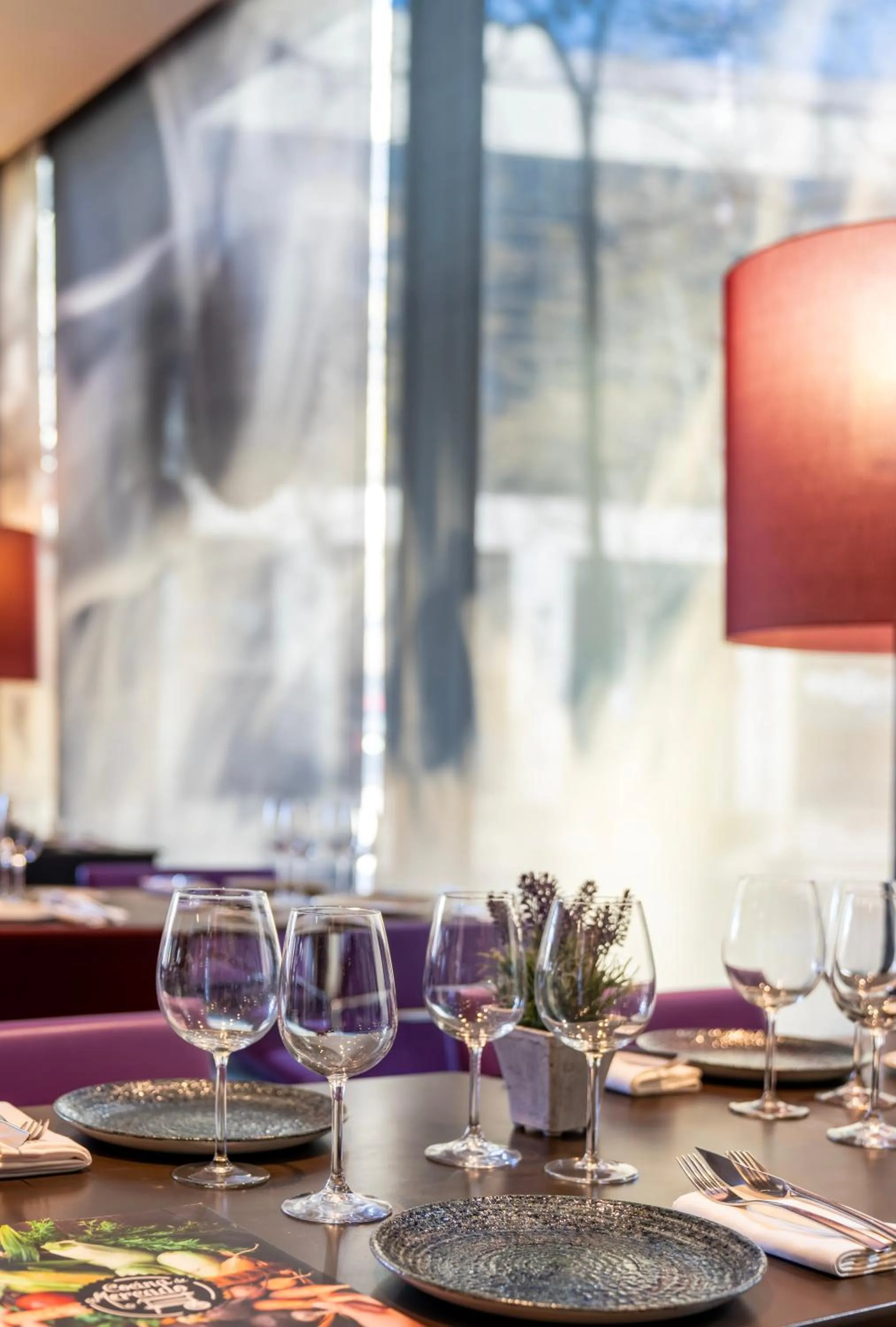 Restaurant/places to eat in Novotel Barcelona City