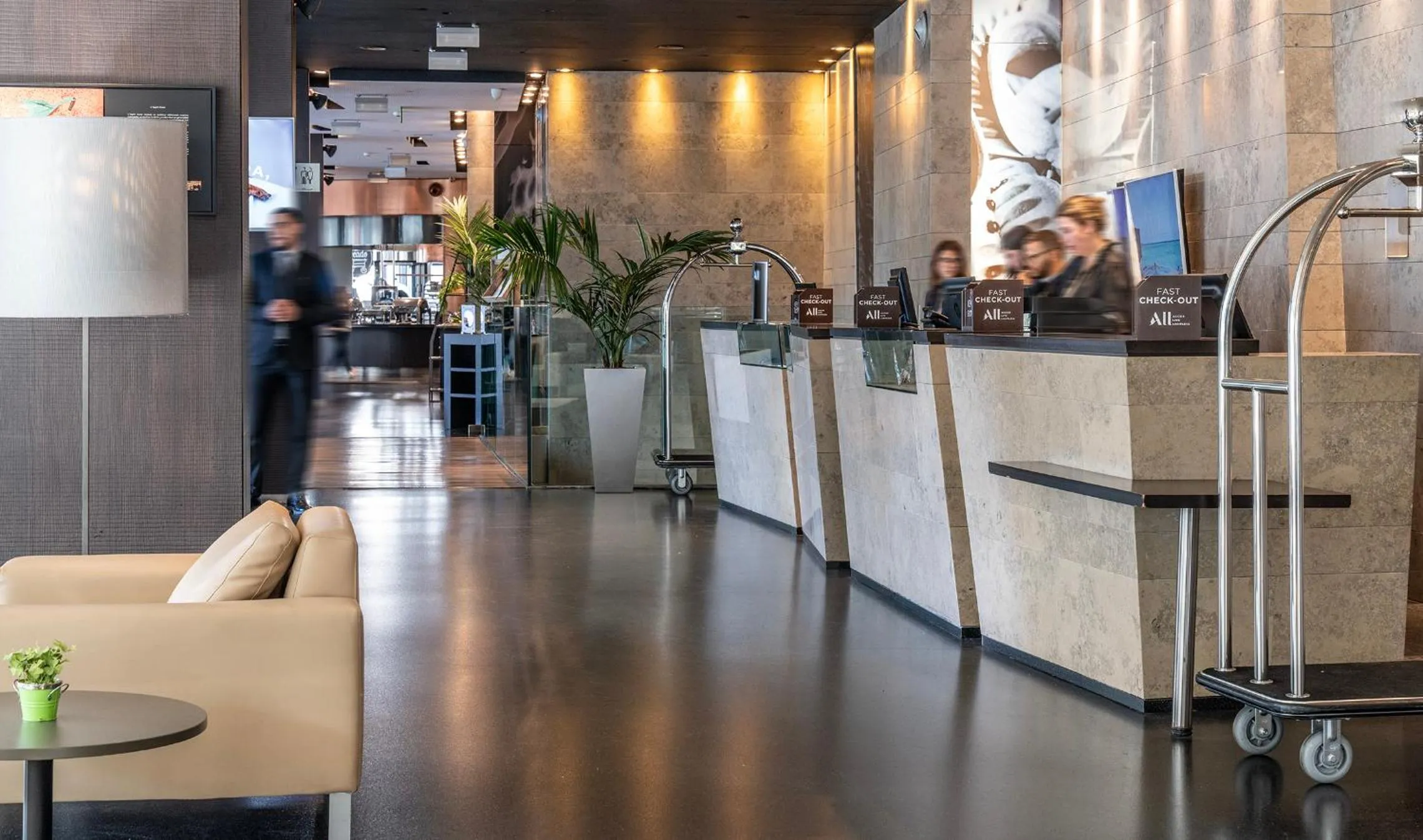 Lobby or reception in Novotel Barcelona City