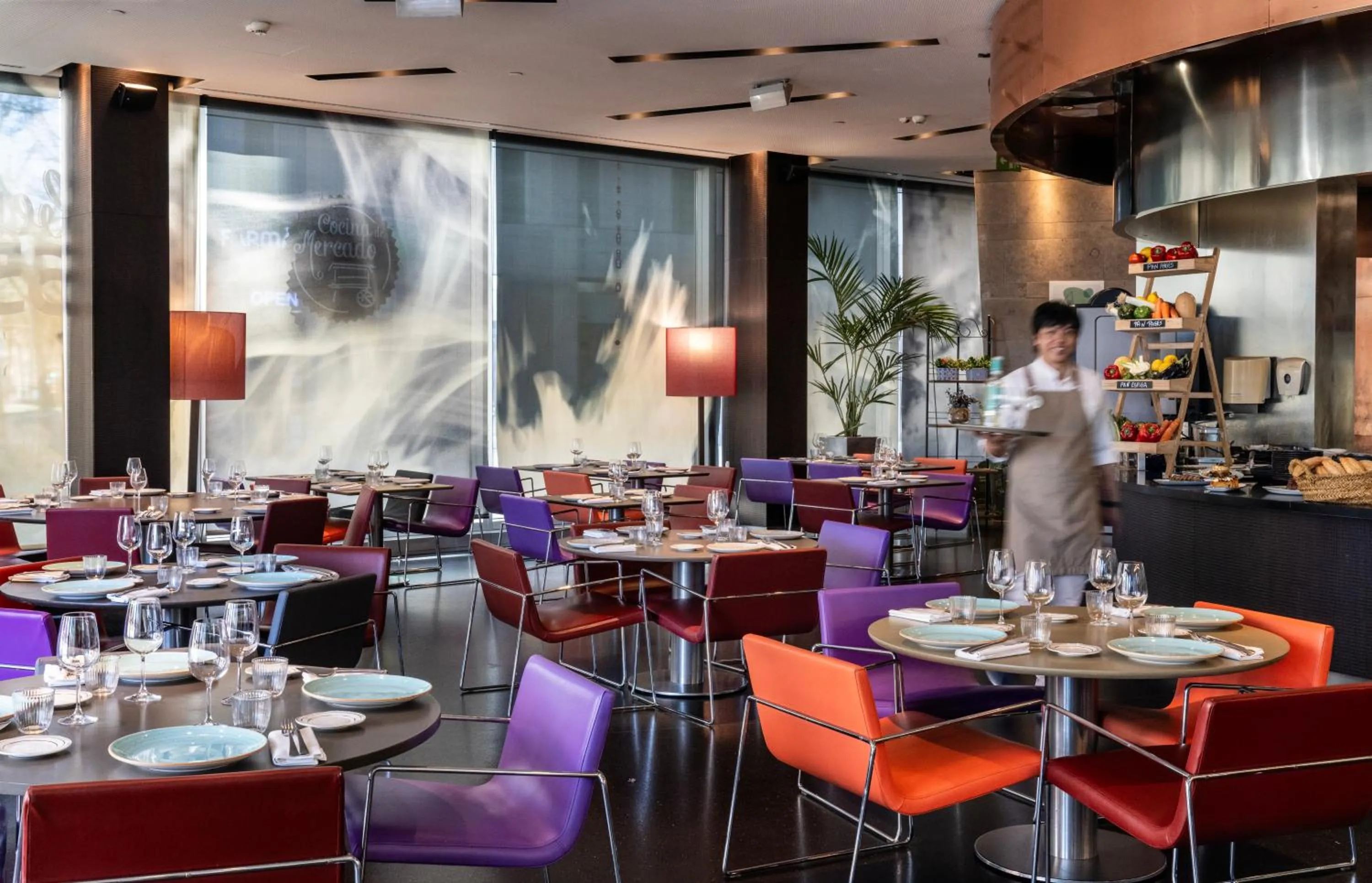 Restaurant/places to eat in Novotel Barcelona City