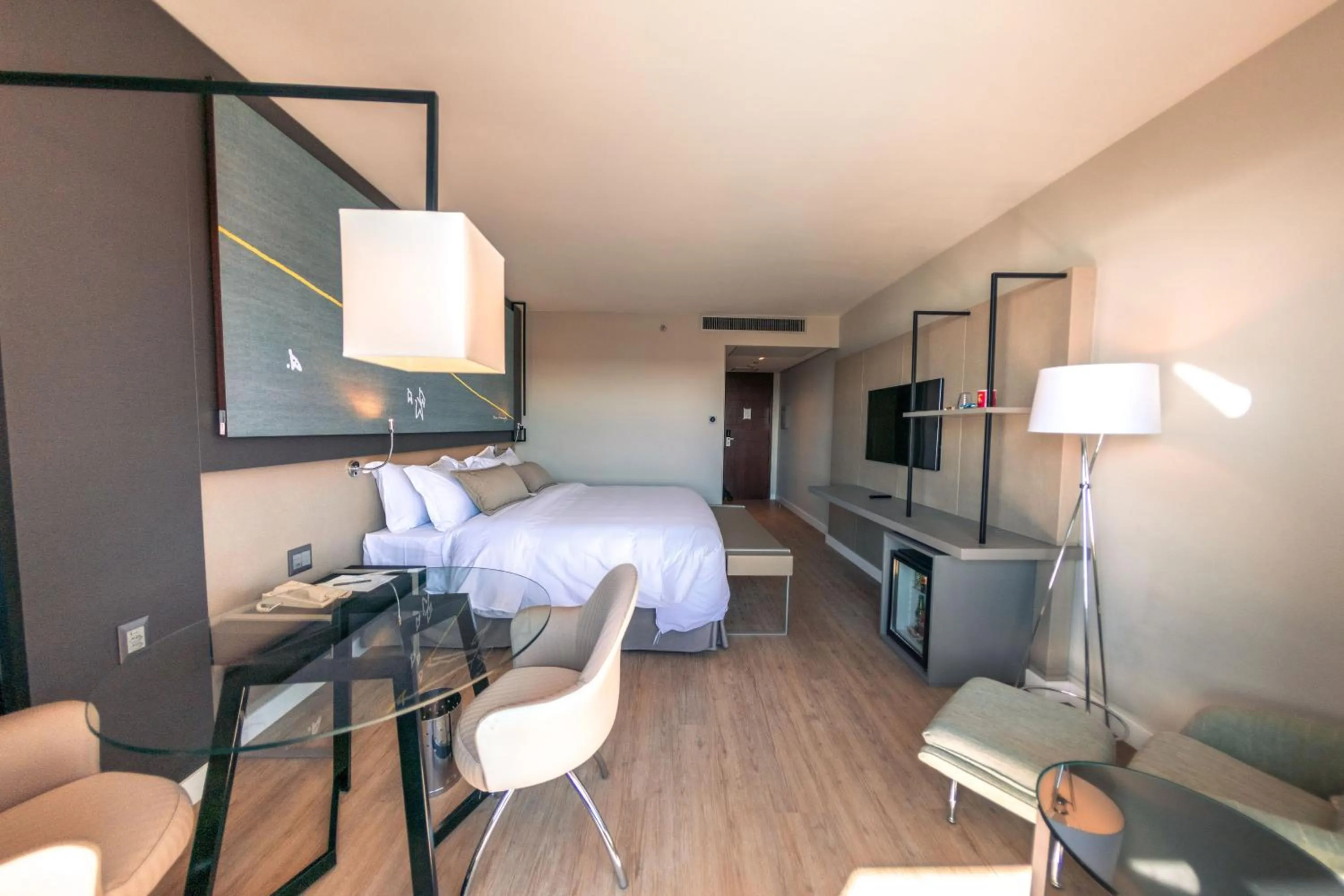 Photo of the whole room, Bed in Royal Tulip Brasília Alvorada