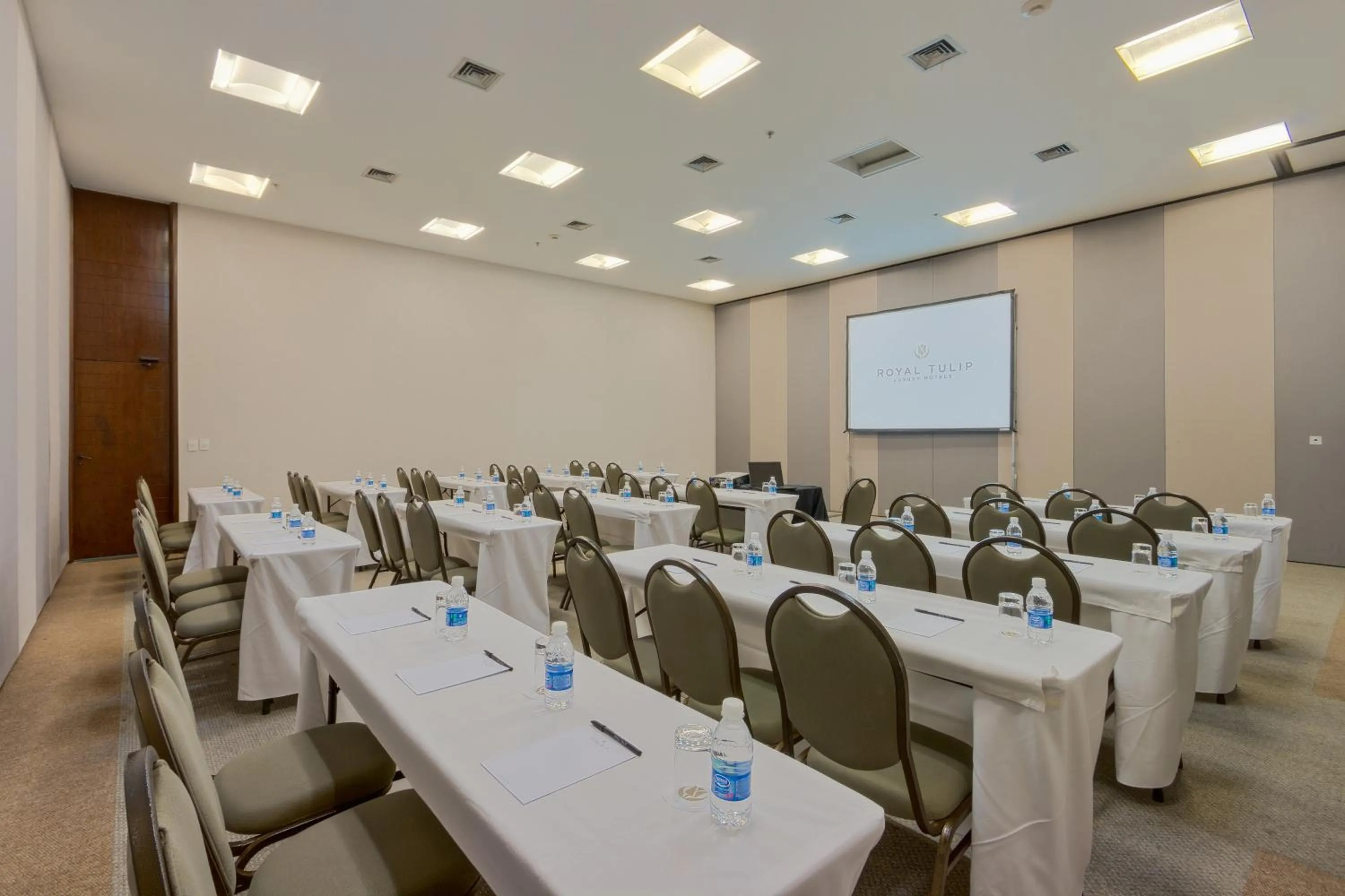 Business facilities in Royal Tulip Brasília Alvorada