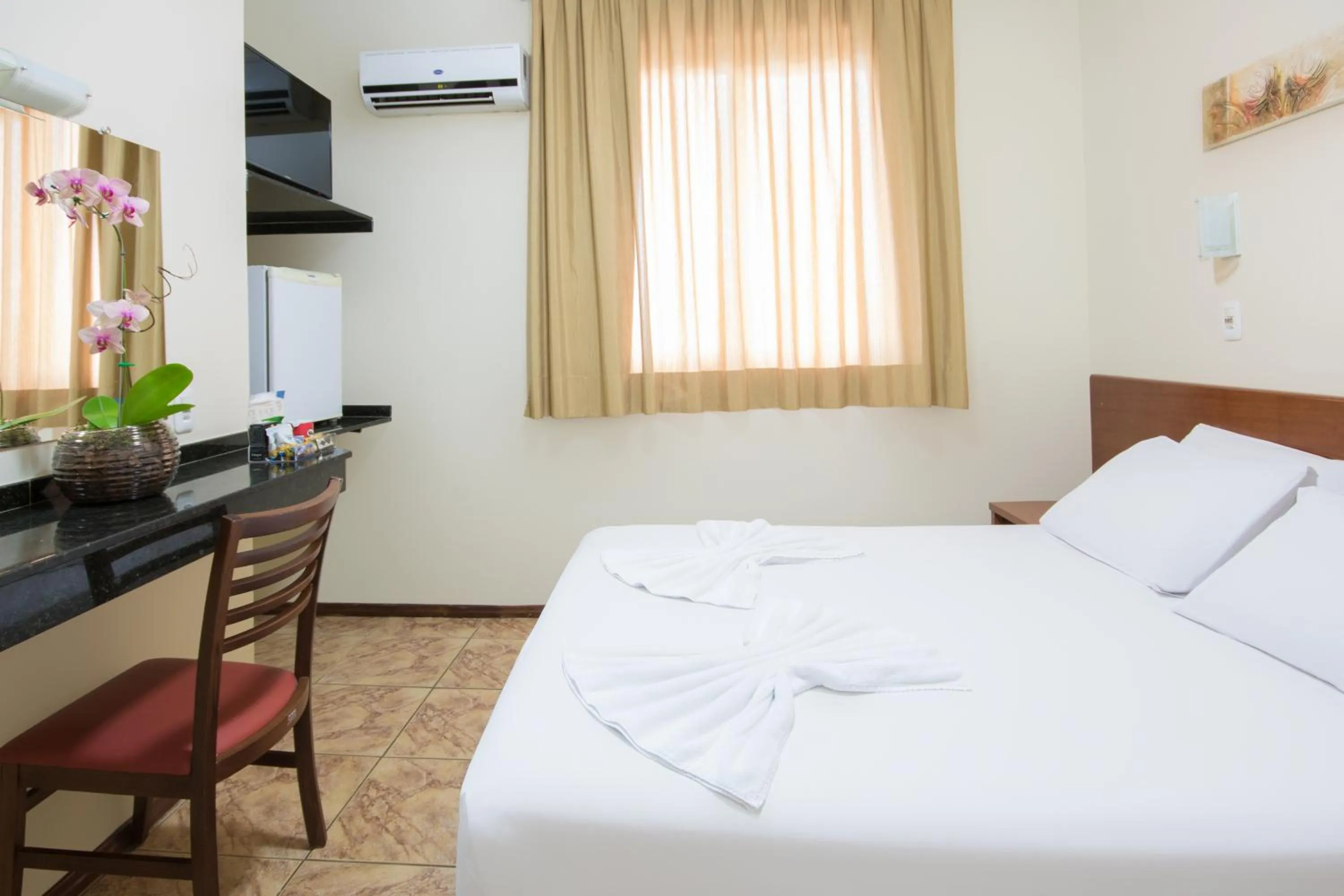 Bedroom, Bed in Hotel Dan Inn Express Foz do Iguaçu By Nacional Inn