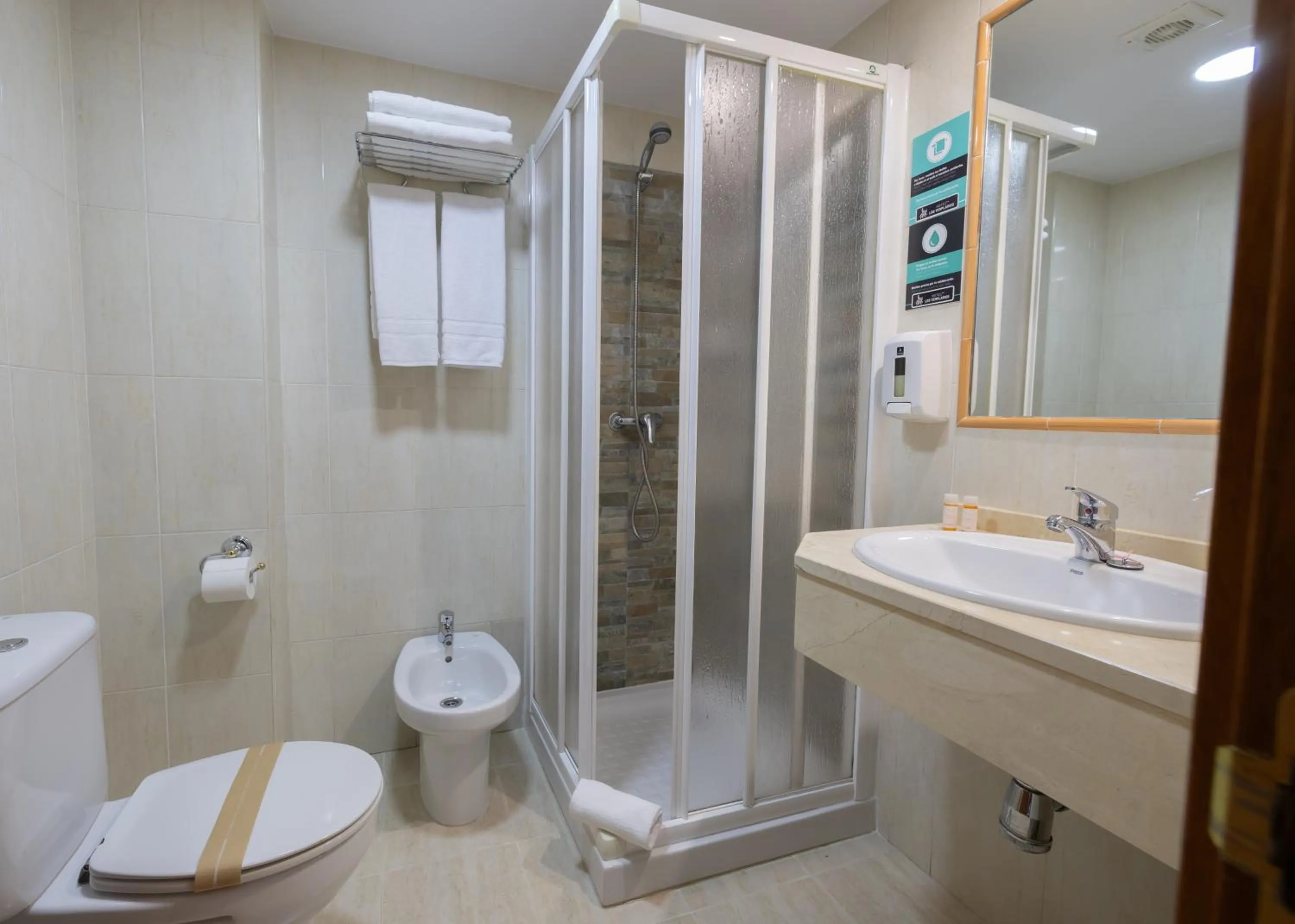 Bathroom in Hotel Los Templarios