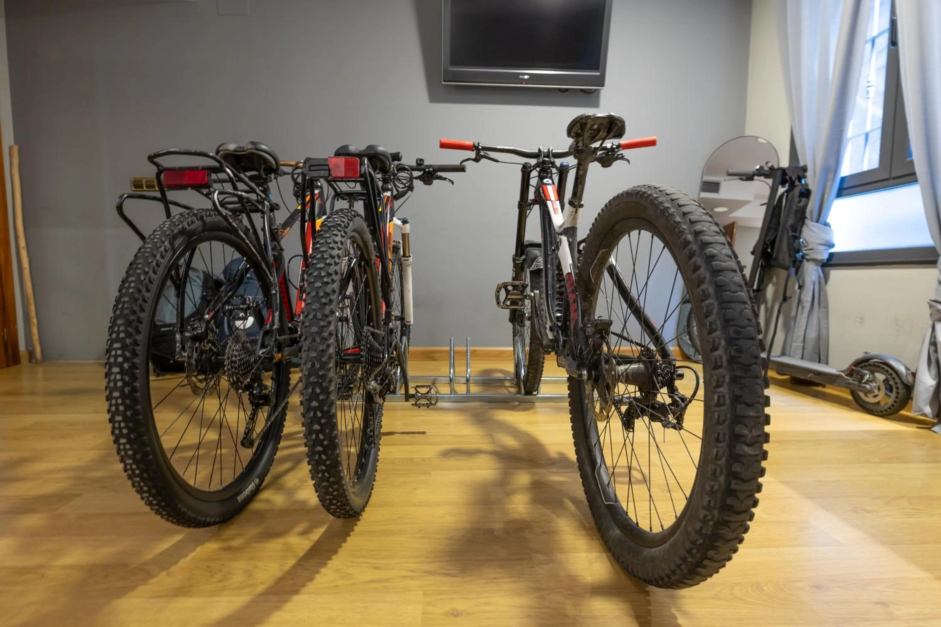 Communal lounge/ TV room in Hotel Los Templarios