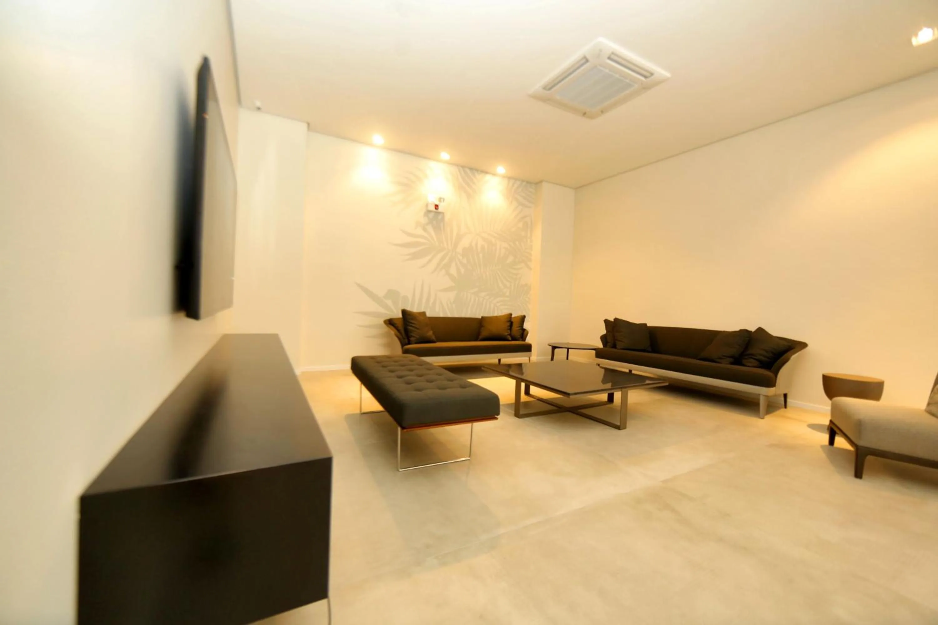 Communal lounge/ TV room in Hotel Plaza Camboriú