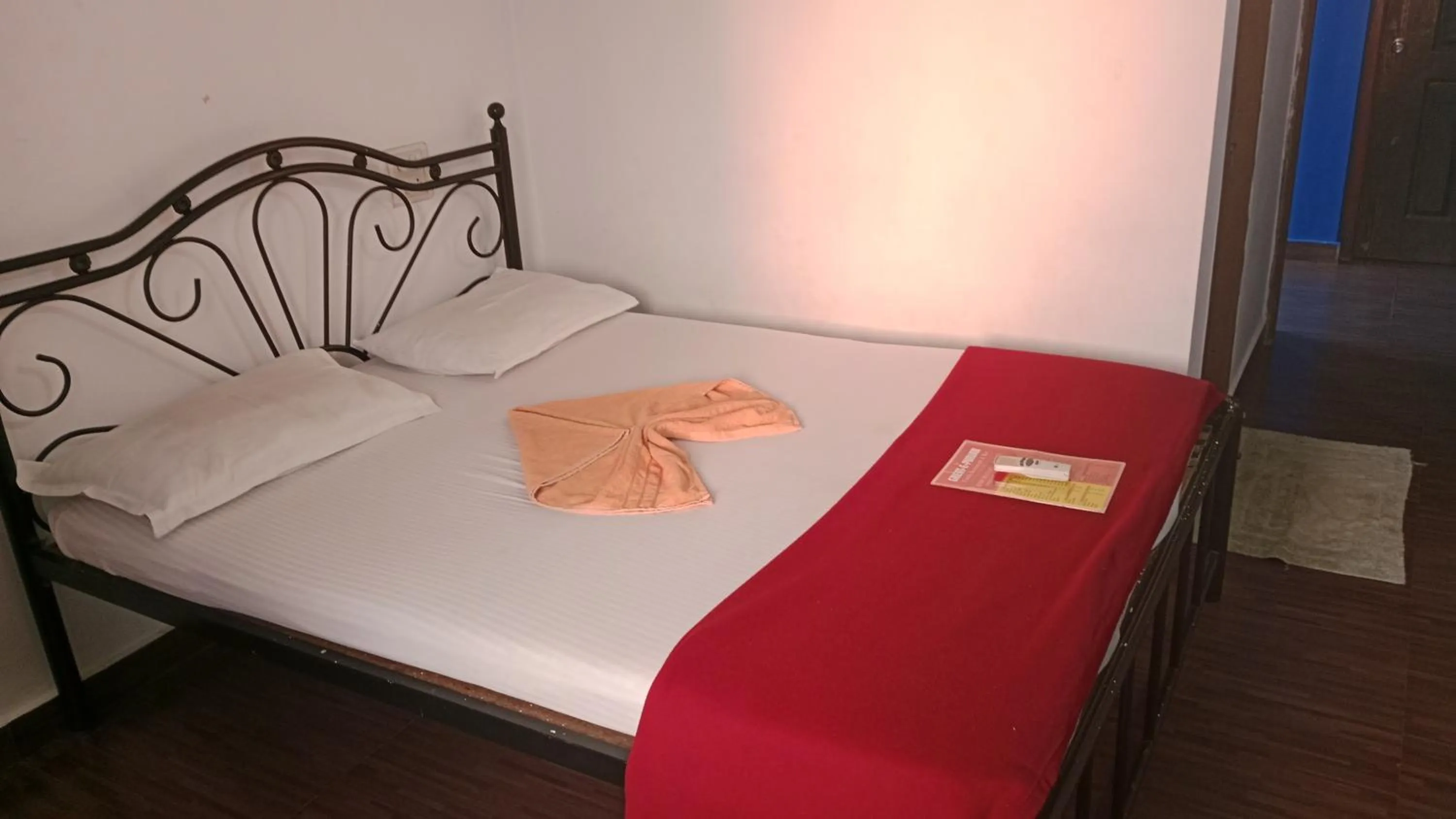 Bedroom, Bed in Vincent's Holiday Home