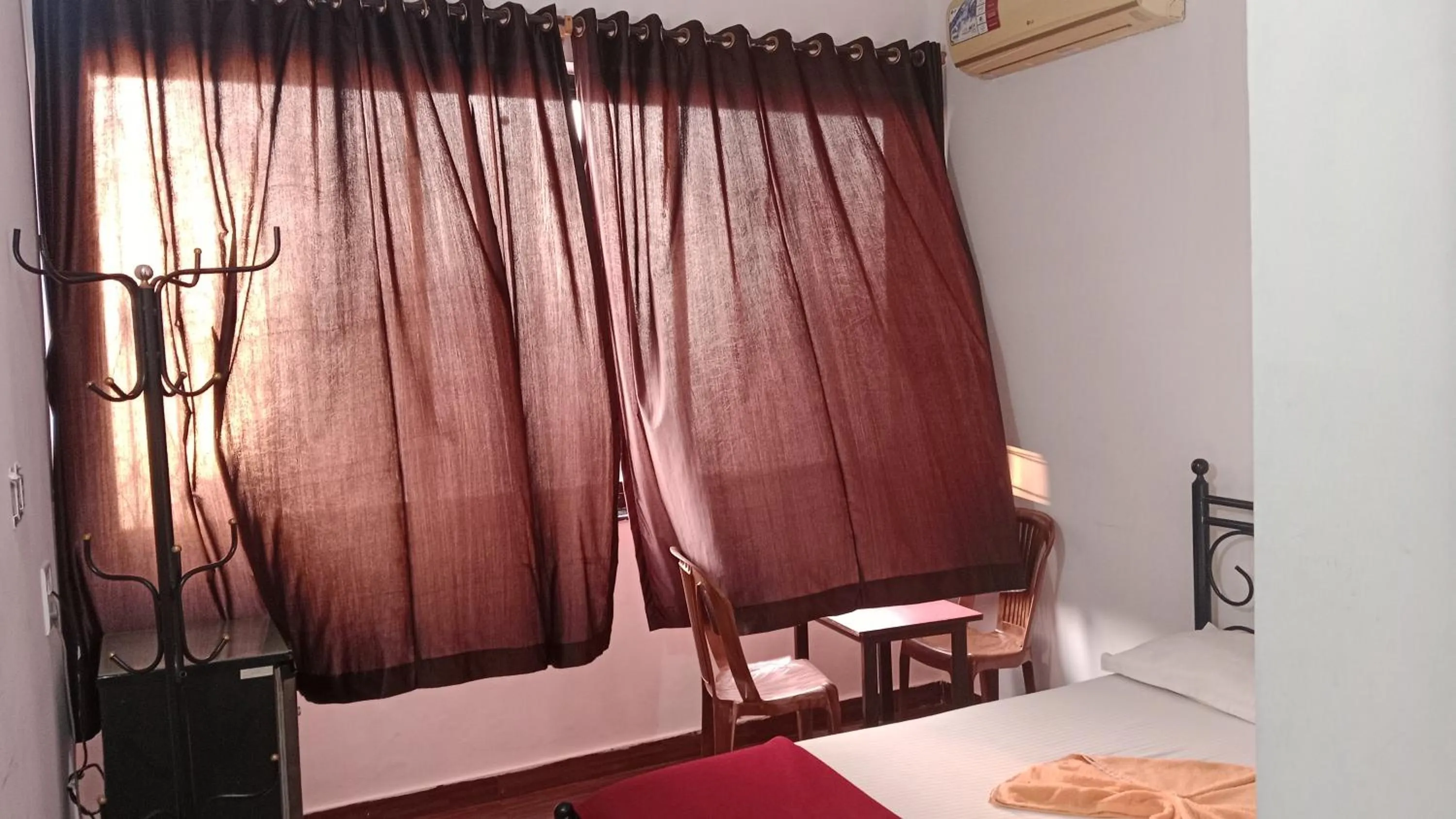 Bedroom, Bed in Vincent's Holiday Home