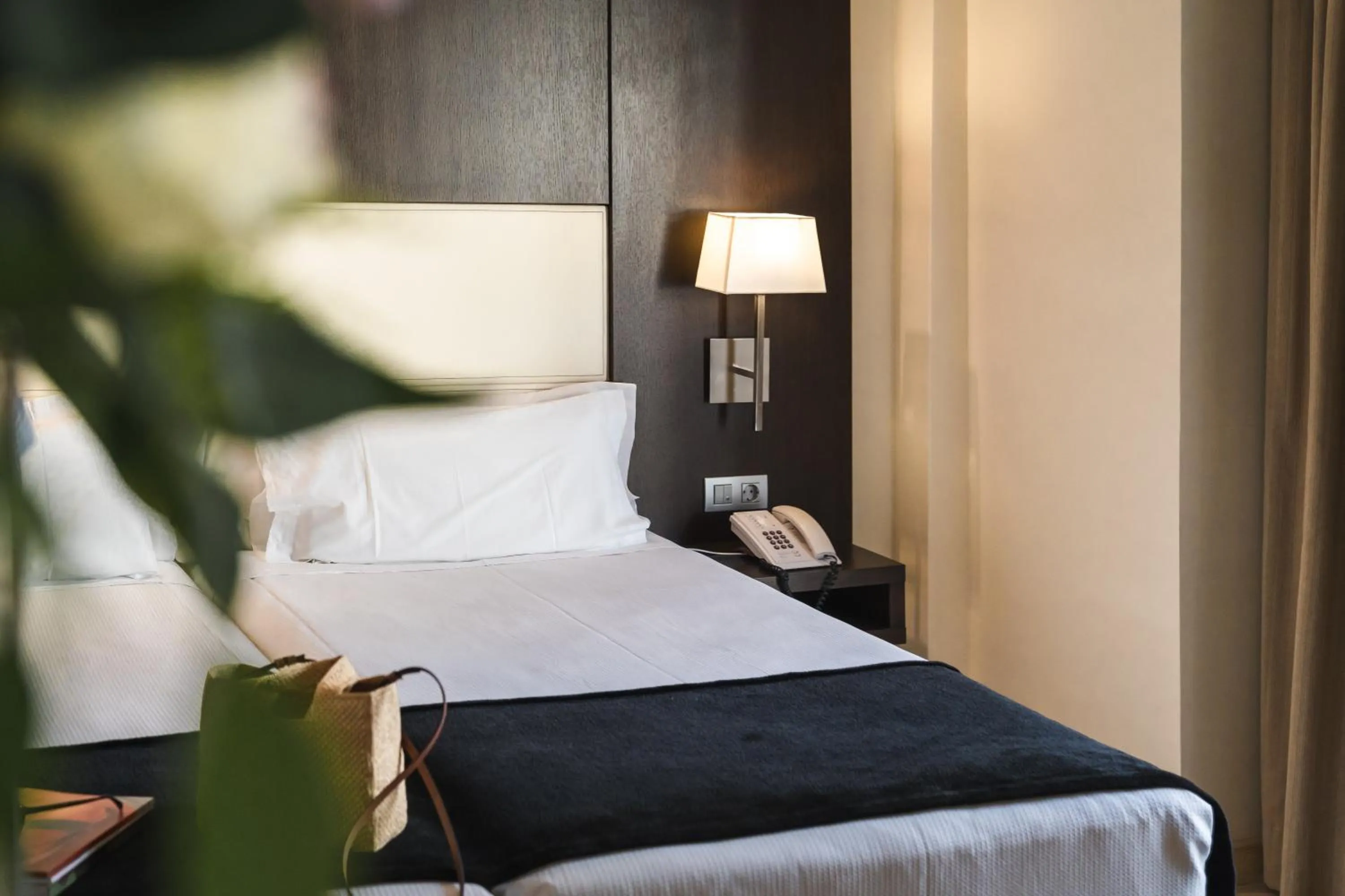 Bedroom, Bed in Hotel Taburiente S.C.Tenerife