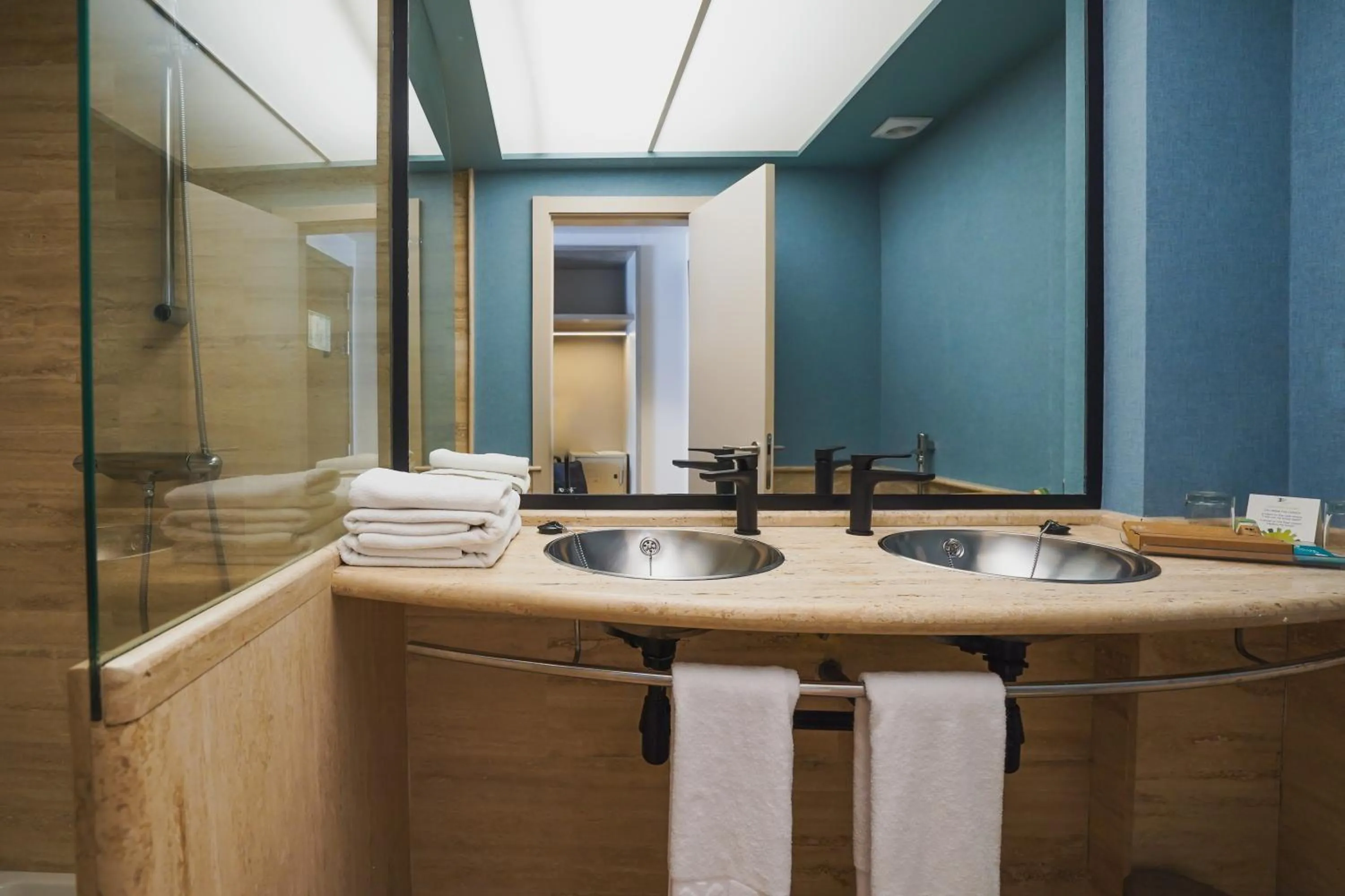 Bathroom in Hotel Taburiente S.C.Tenerife