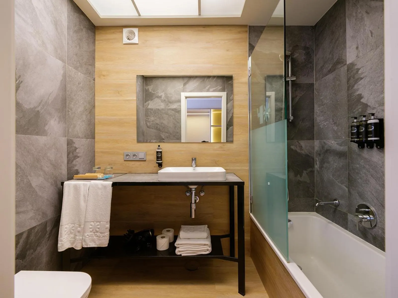 Bathroom in Hotel Taburiente S.C.Tenerife