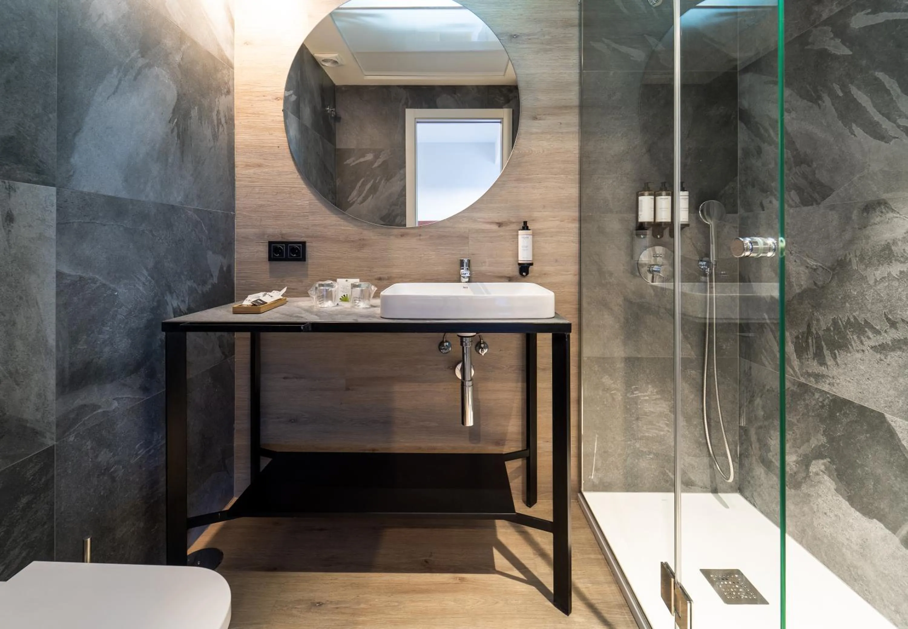 Shower in Hotel Taburiente S.C.Tenerife