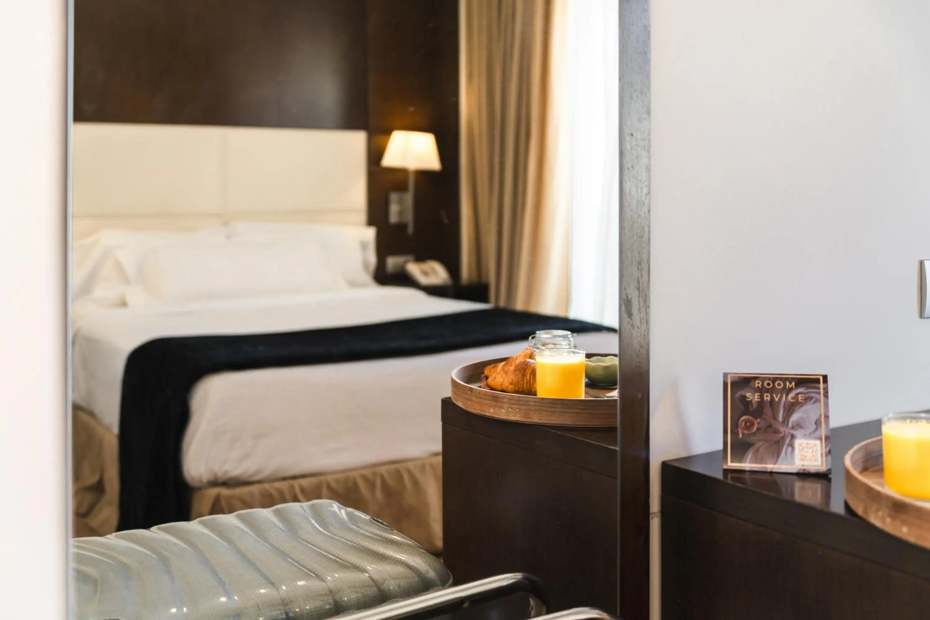 Photo of the whole room, Bed in Hotel Taburiente S.C.Tenerife