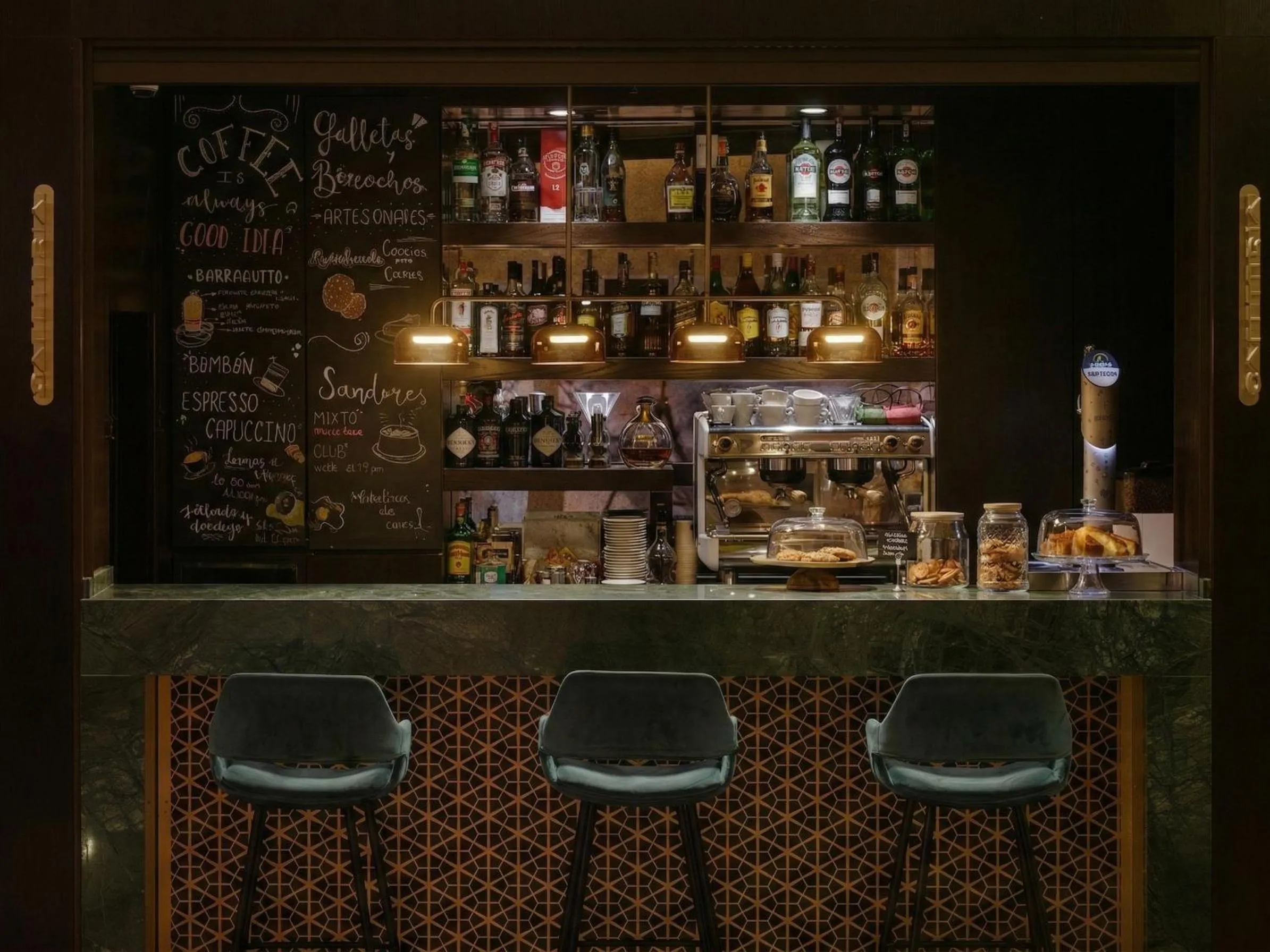 Lounge or bar in Hotel Taburiente S.C.Tenerife