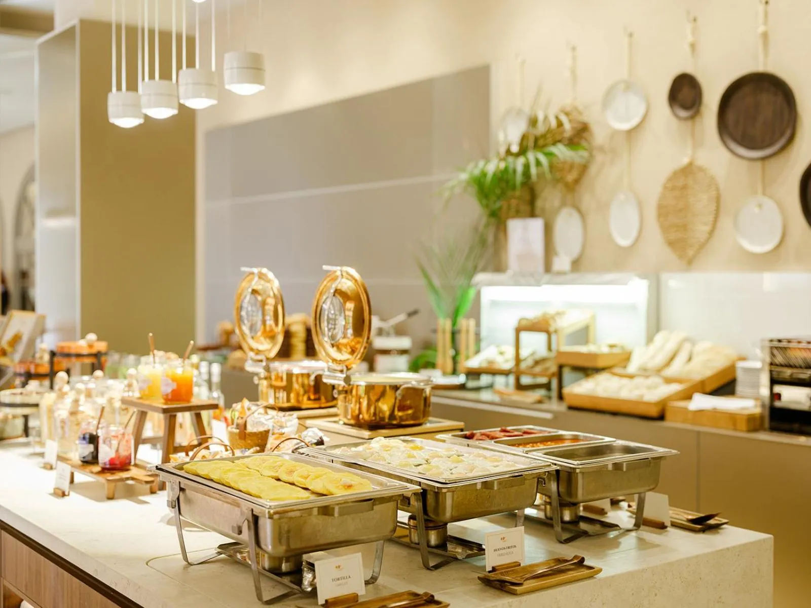 Food and drinks in Hotel Taburiente S.C.Tenerife