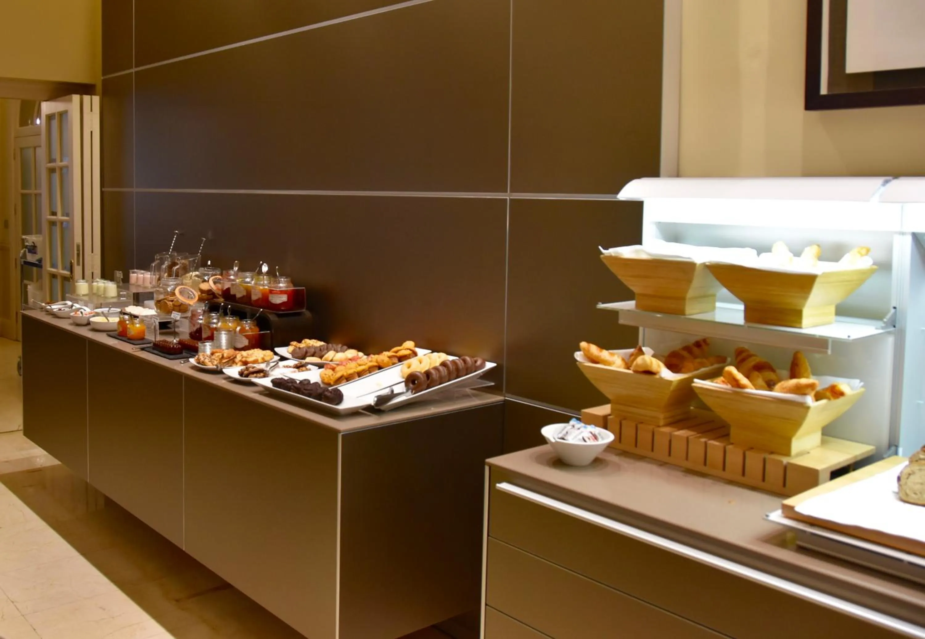 Restaurant/places to eat in Hotel Taburiente S.C.Tenerife