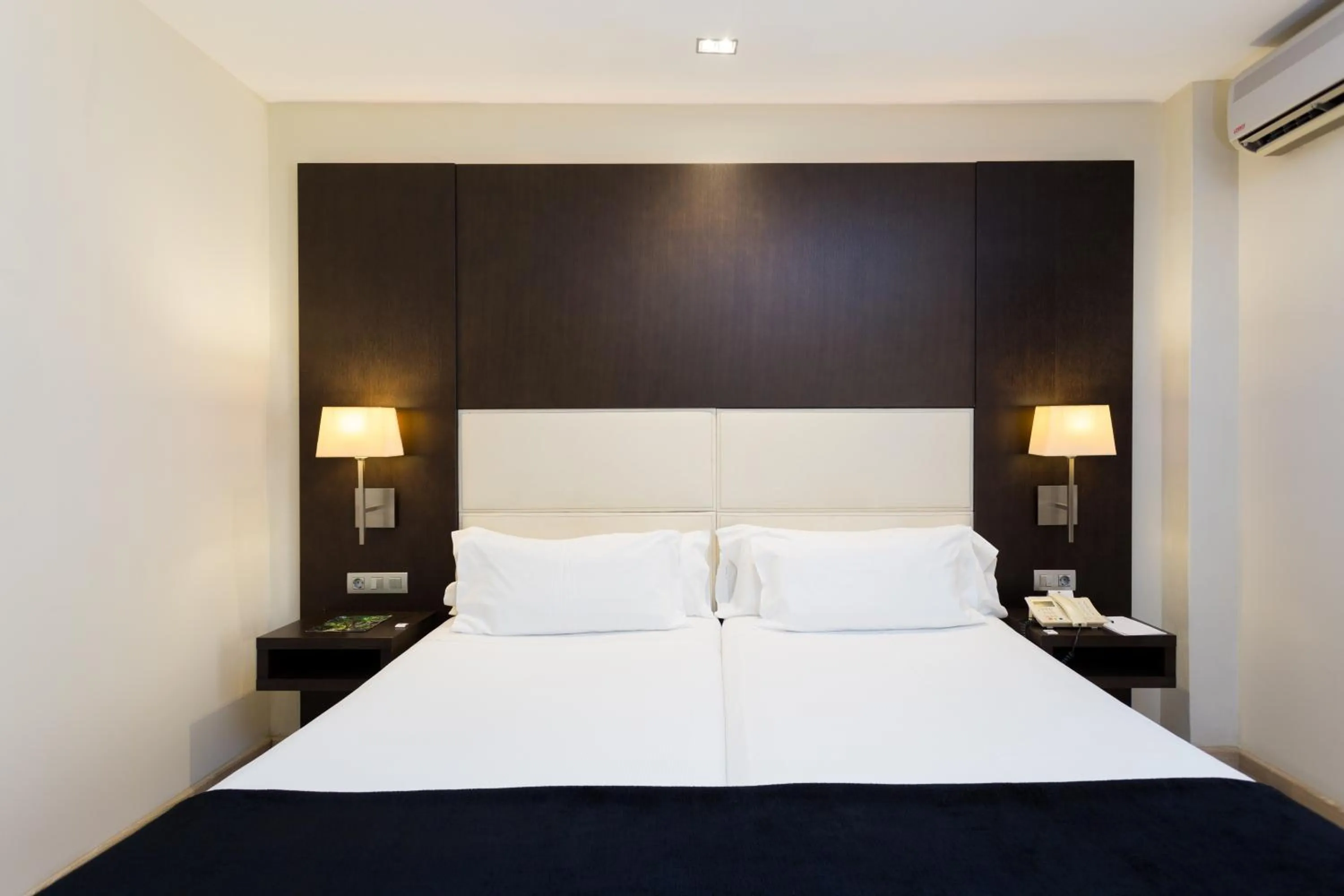 Bedroom, Bed in Hotel Taburiente S.C.Tenerife