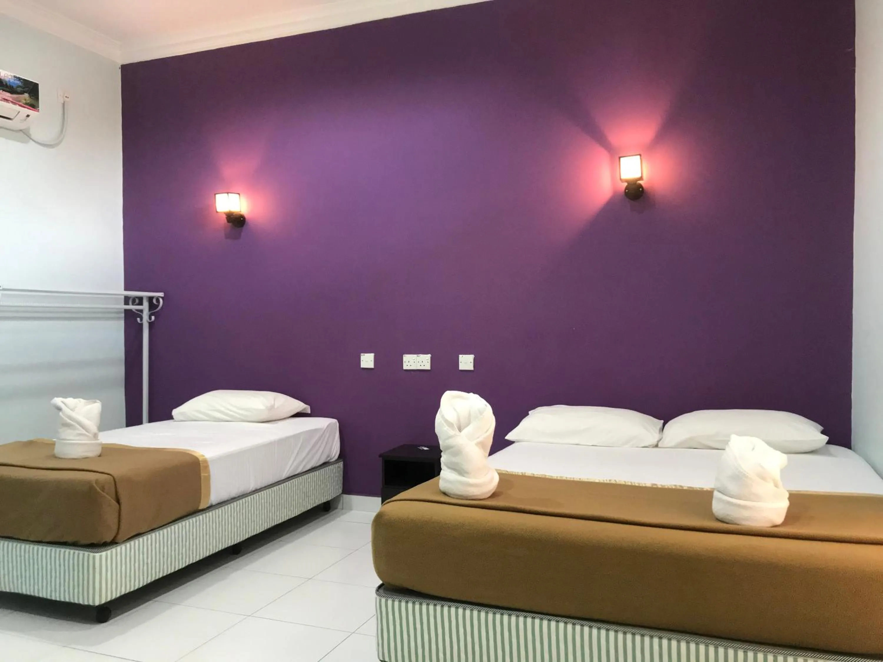 Shower, Bed in Changlun Chalet