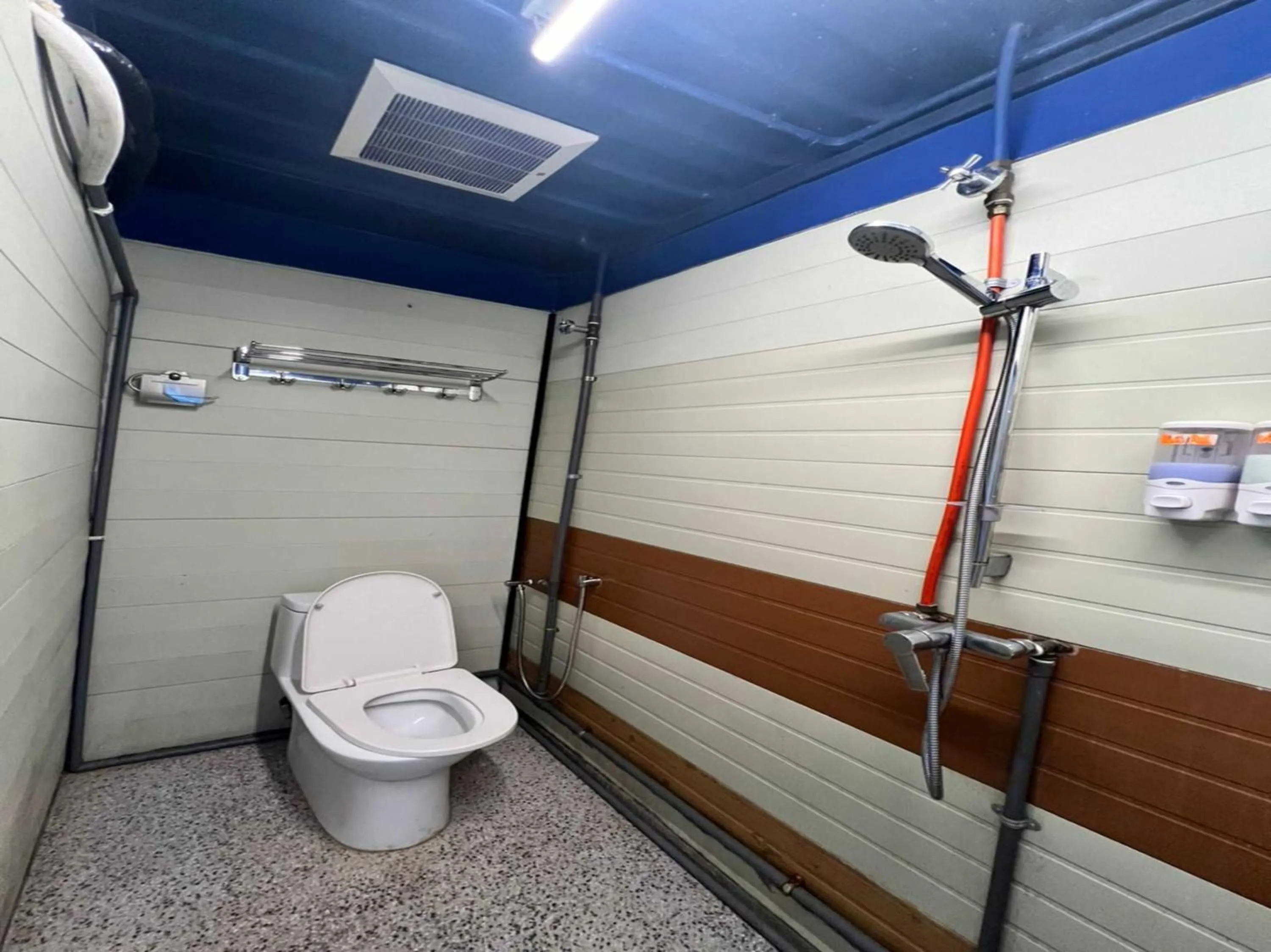 Bathroom in Hotel O Ting Brother Sg Klah Inn