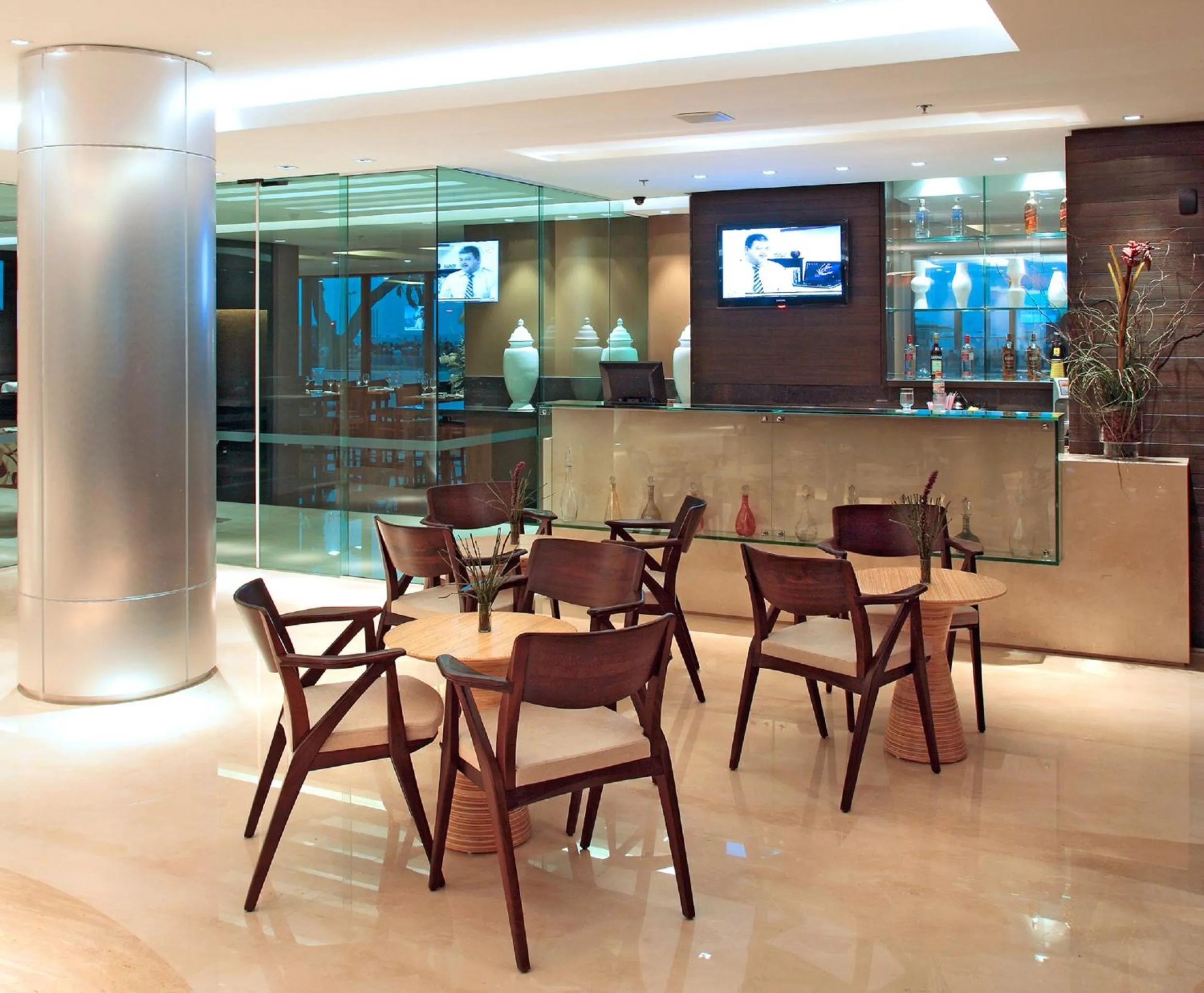Lounge or bar in Arena Copacabana Hotel