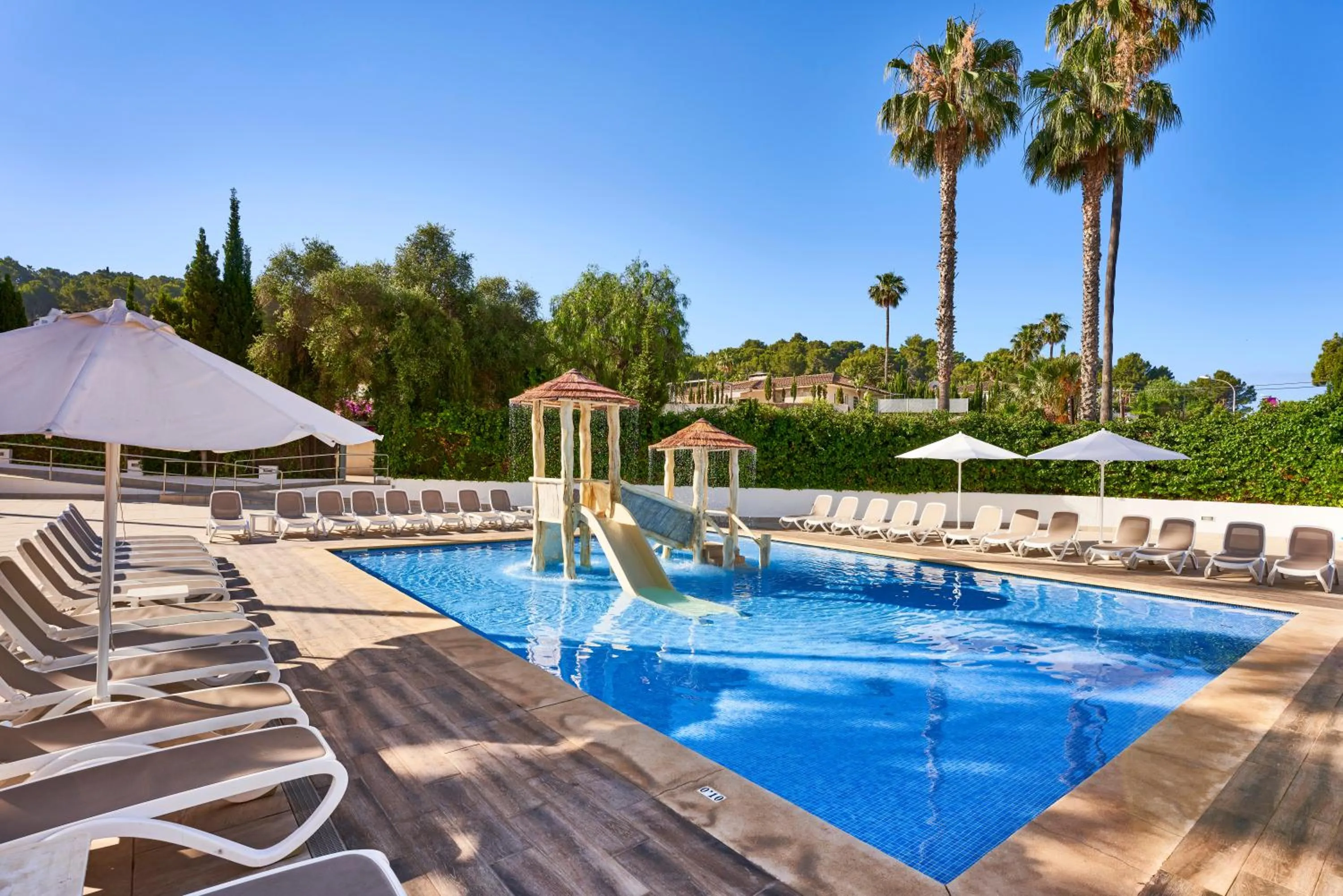 Swimming pool in Globales Costa de la Calma