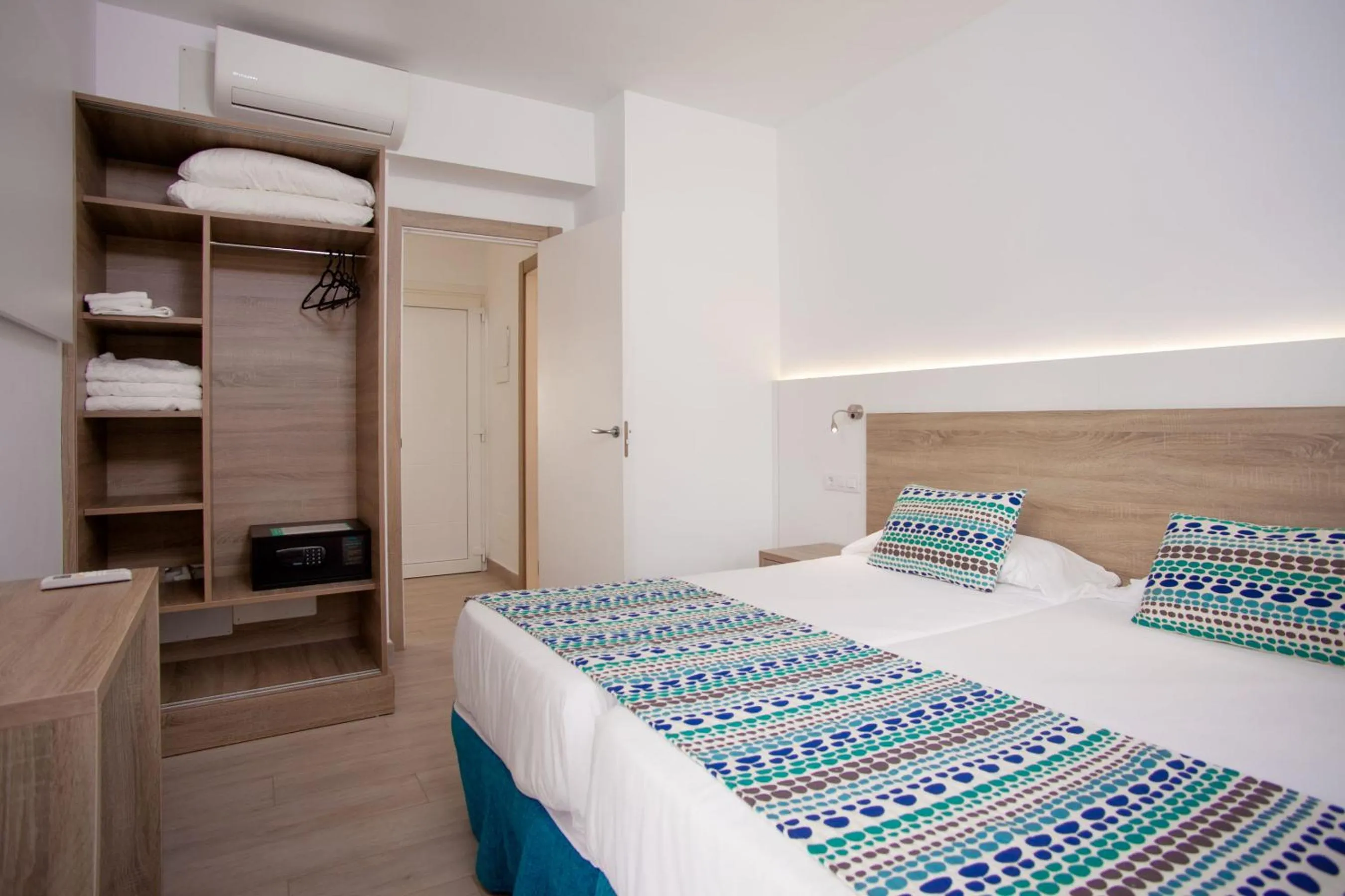 Bedroom, Bed in Globales Costa de la Calma