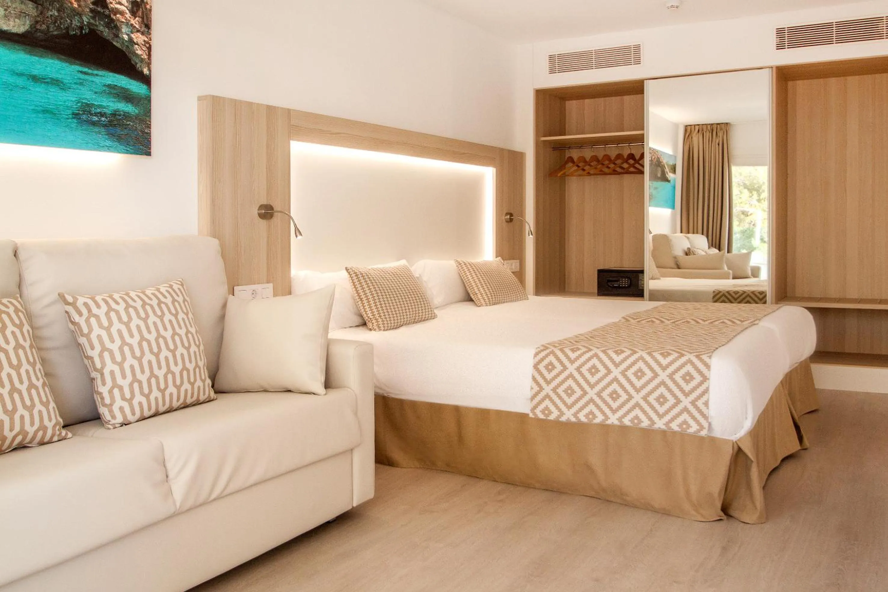 Bedroom, Bed in Globales Costa de la Calma