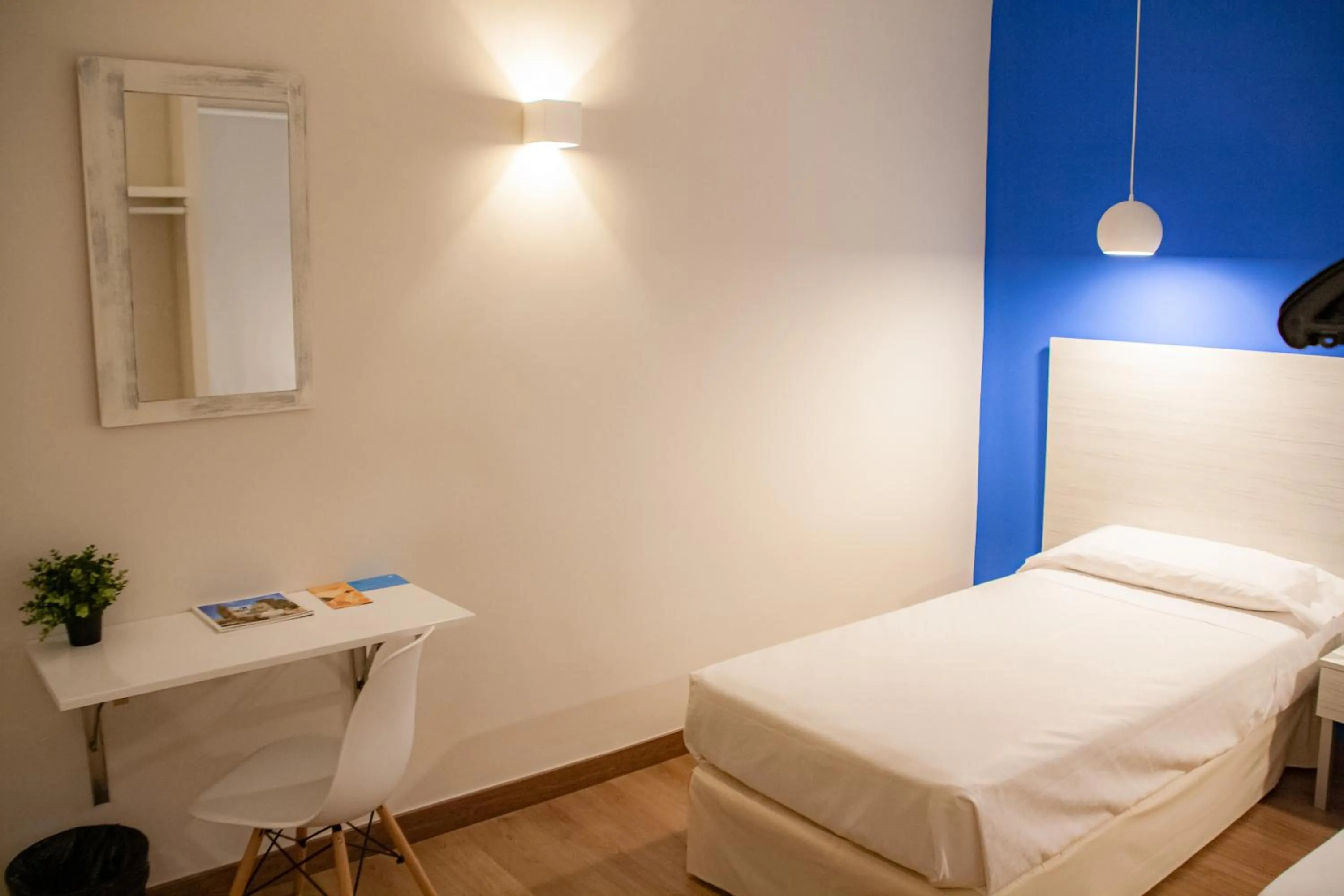 Bedroom, Bed in Hotel Universal Murcia