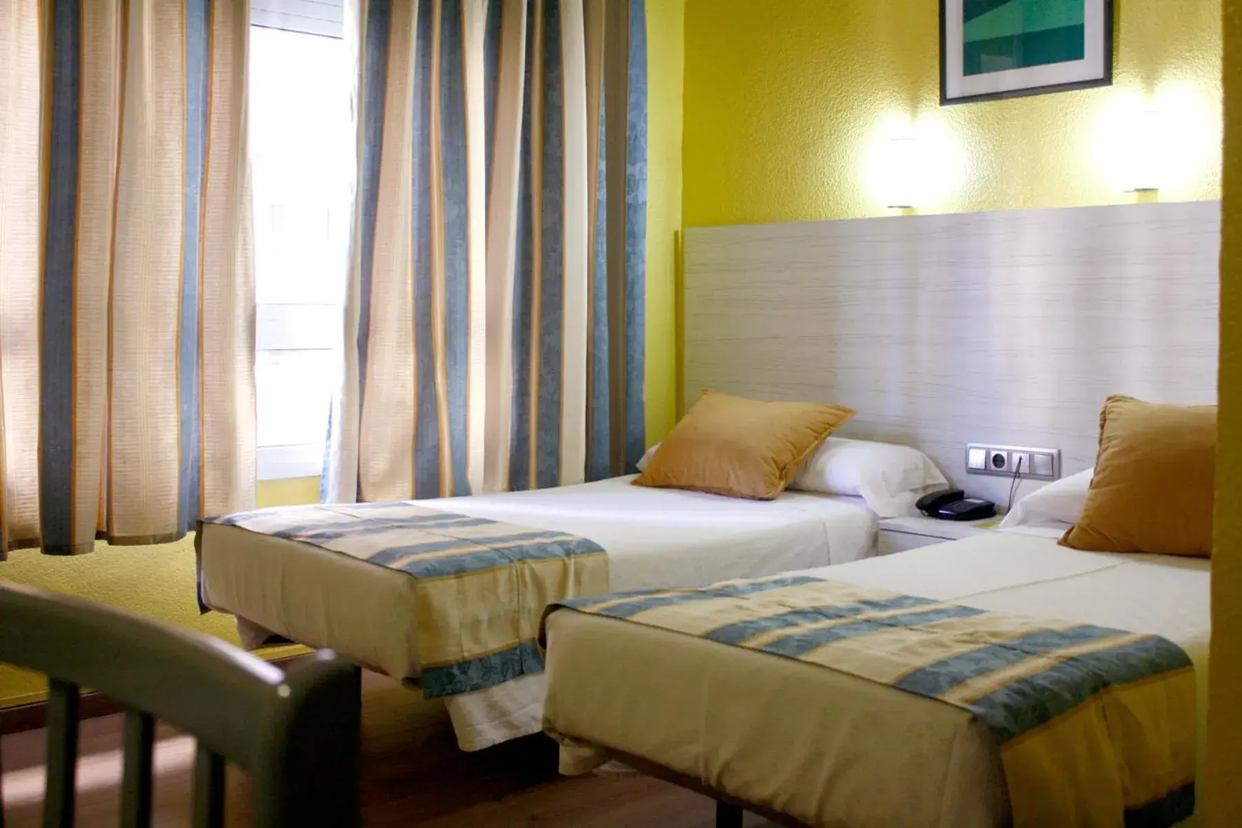 Twin Room in Hotel Universal Murcia Twin Room in Hotel Universal Murcia