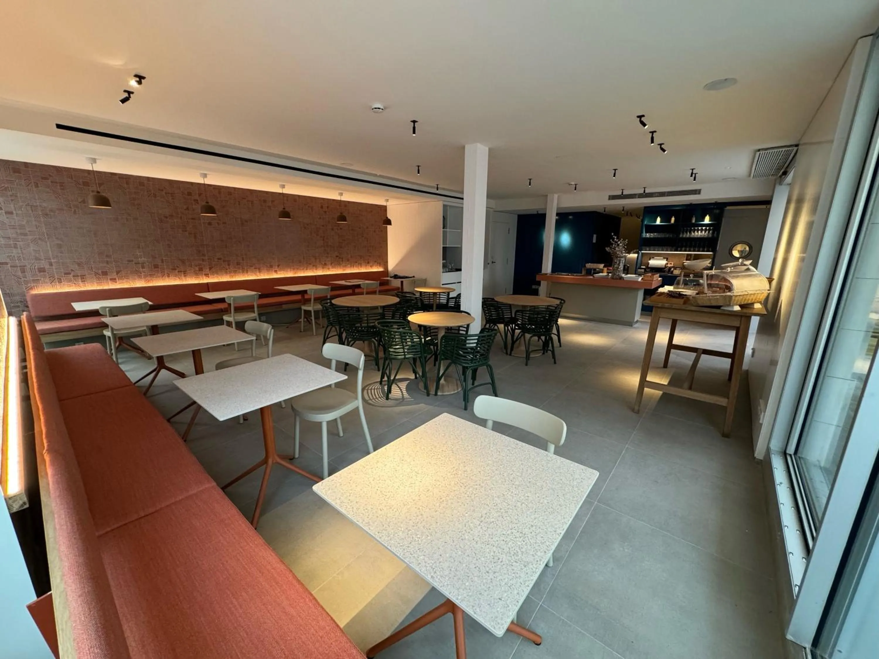 Restaurant/places to eat in Alenti Sitges Hotel