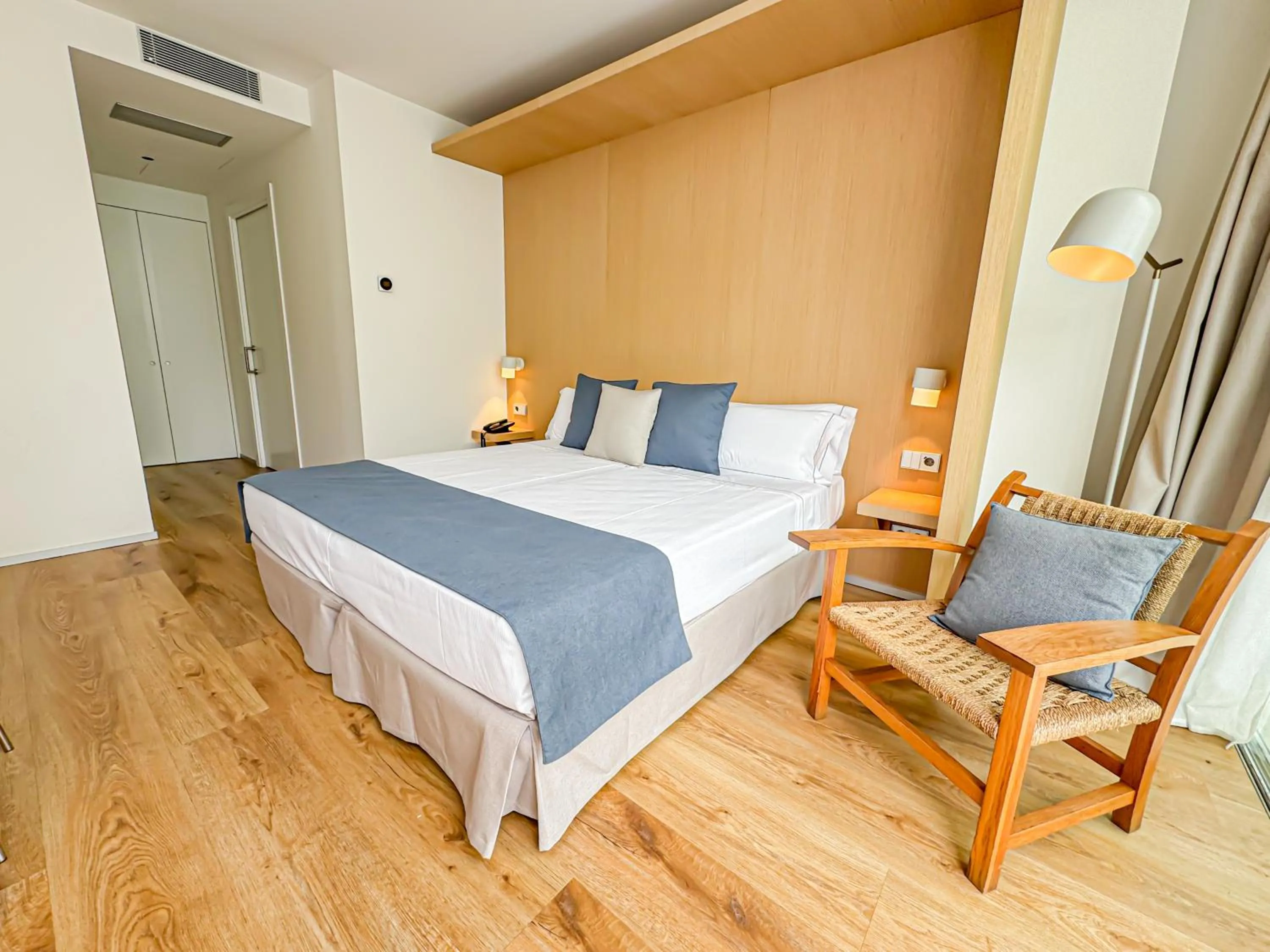 Bed in Alenti Sitges Hotel